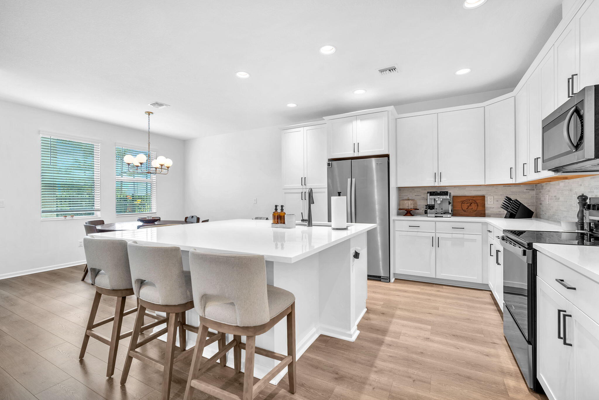 16121 Oakview Drive Property Photo 12