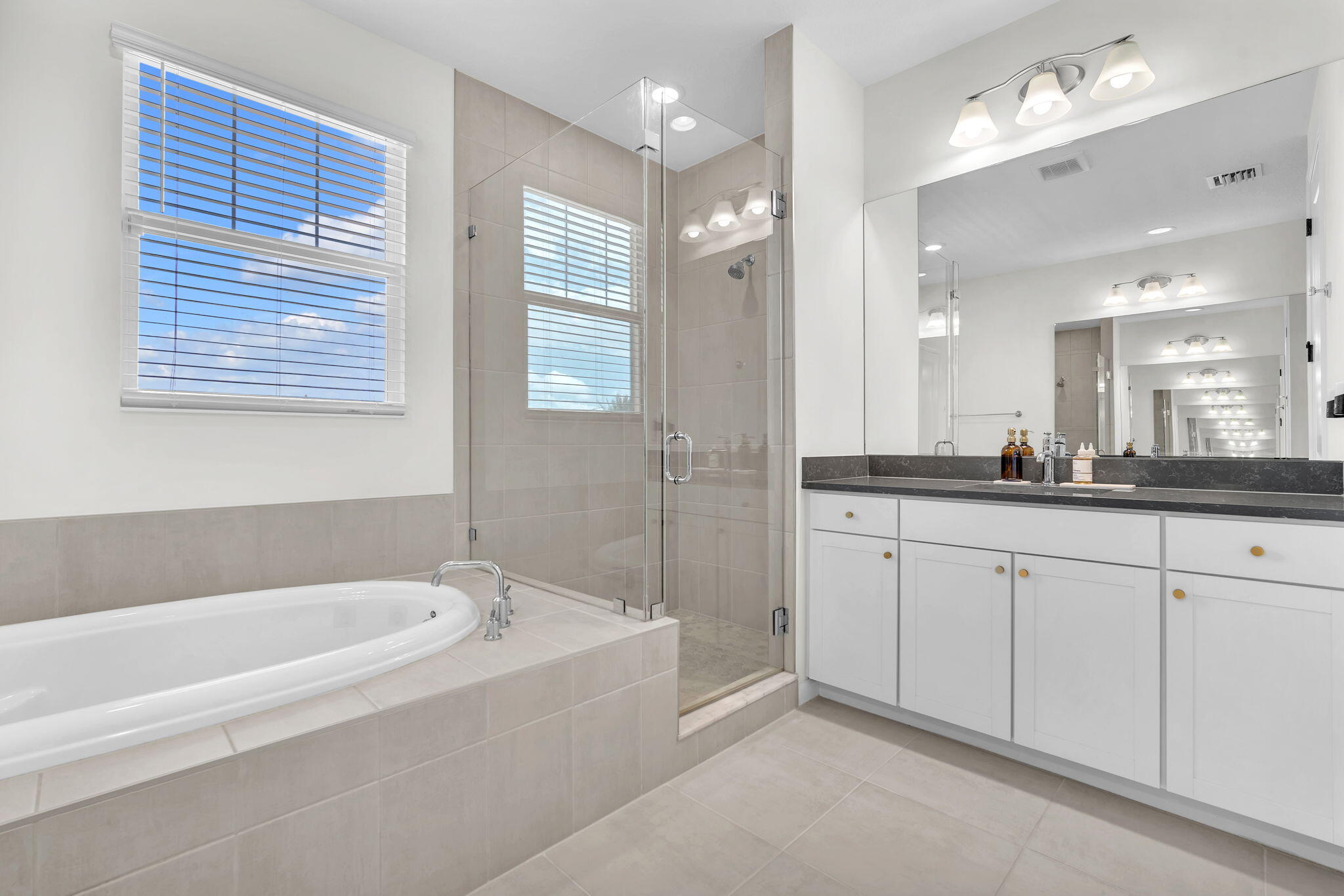 16121 Oakview Drive Property Photo 32