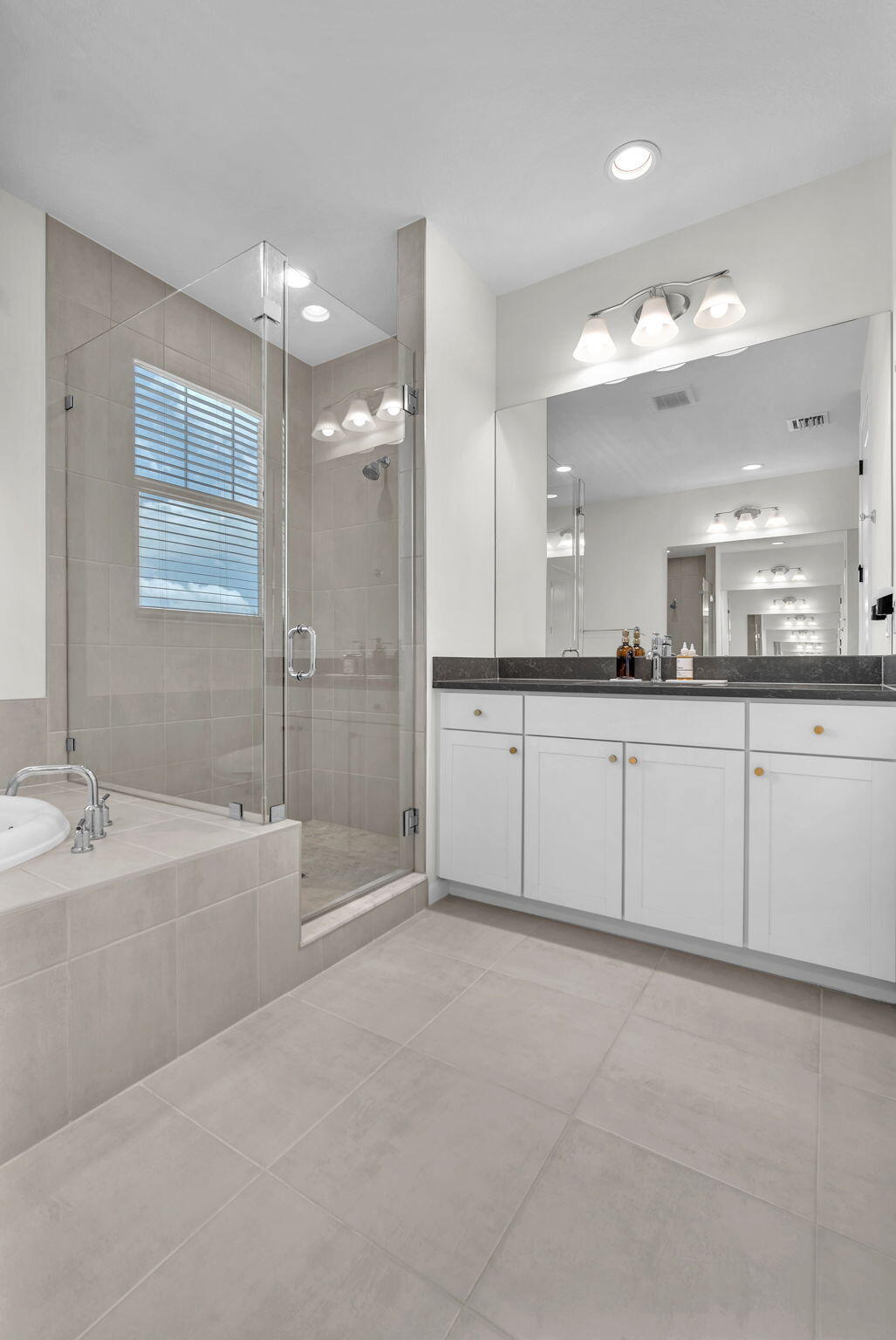 16121 Oakview Drive Property Photo 33
