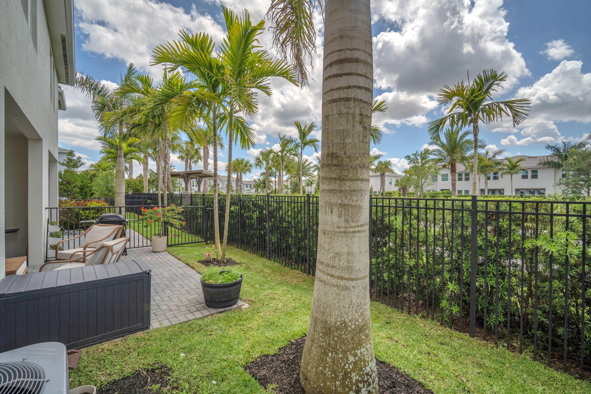 16121 Oakview Drive Property Photo 41