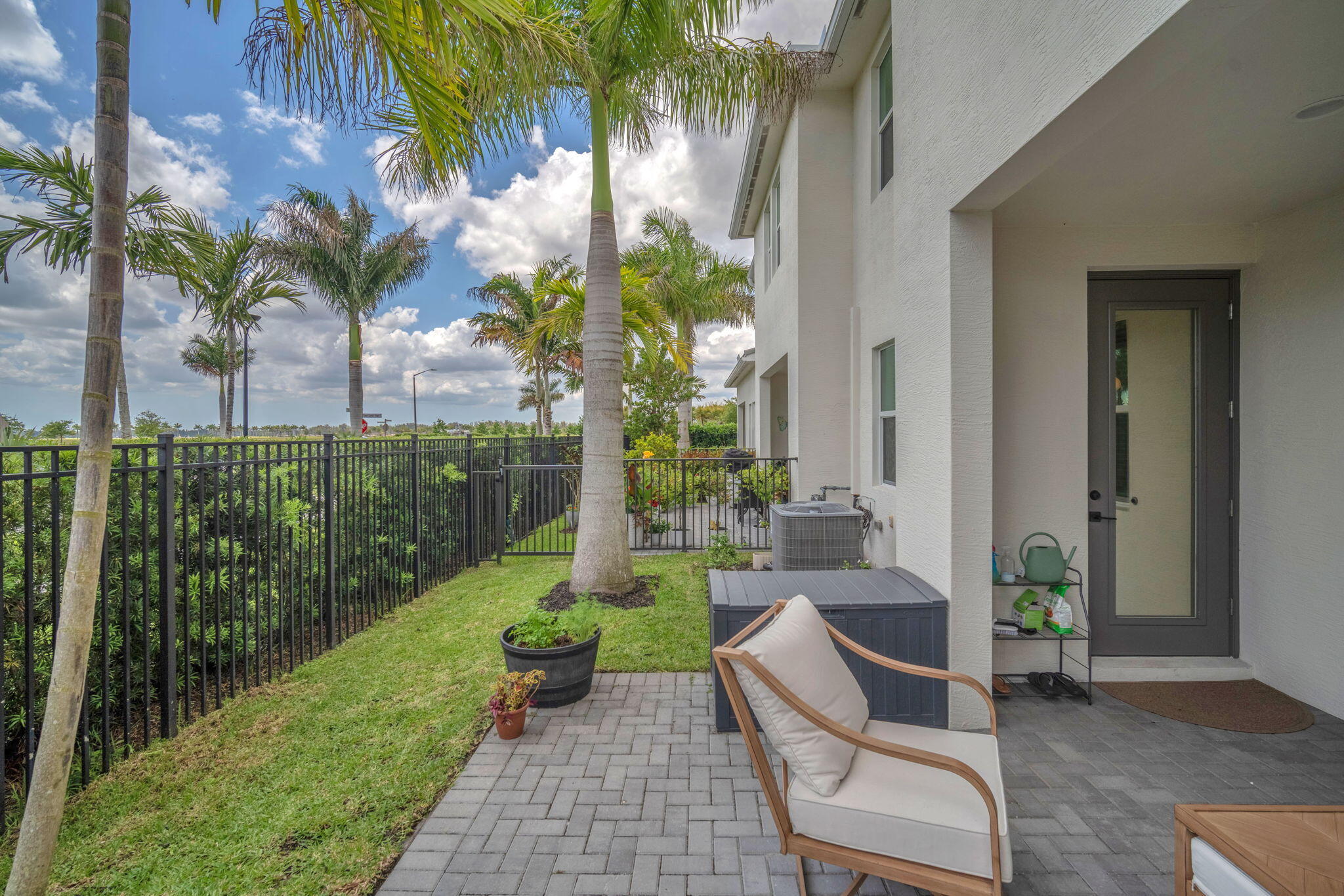16121 Oakview Drive Property Photo 47