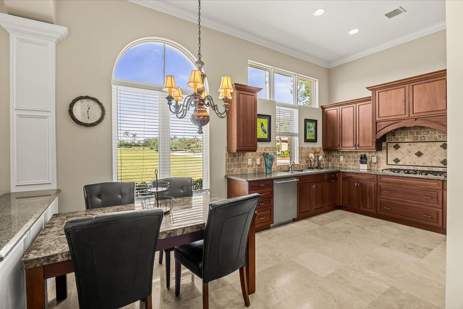 116 Se Bella Strano Property Photo 11