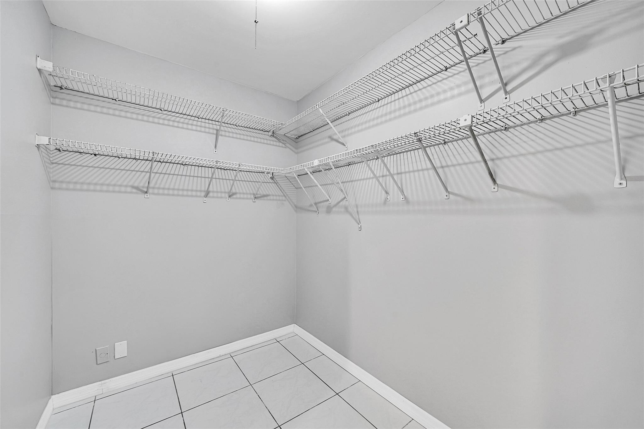 1713 Whitehall Drive 103 Property Photo 26