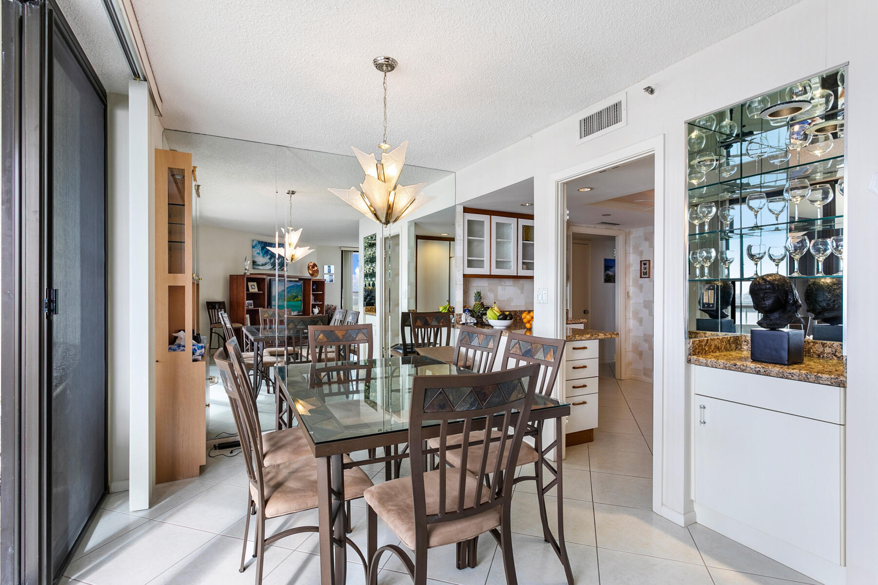 5070 N Ocean Drive 21c Property Photo 7