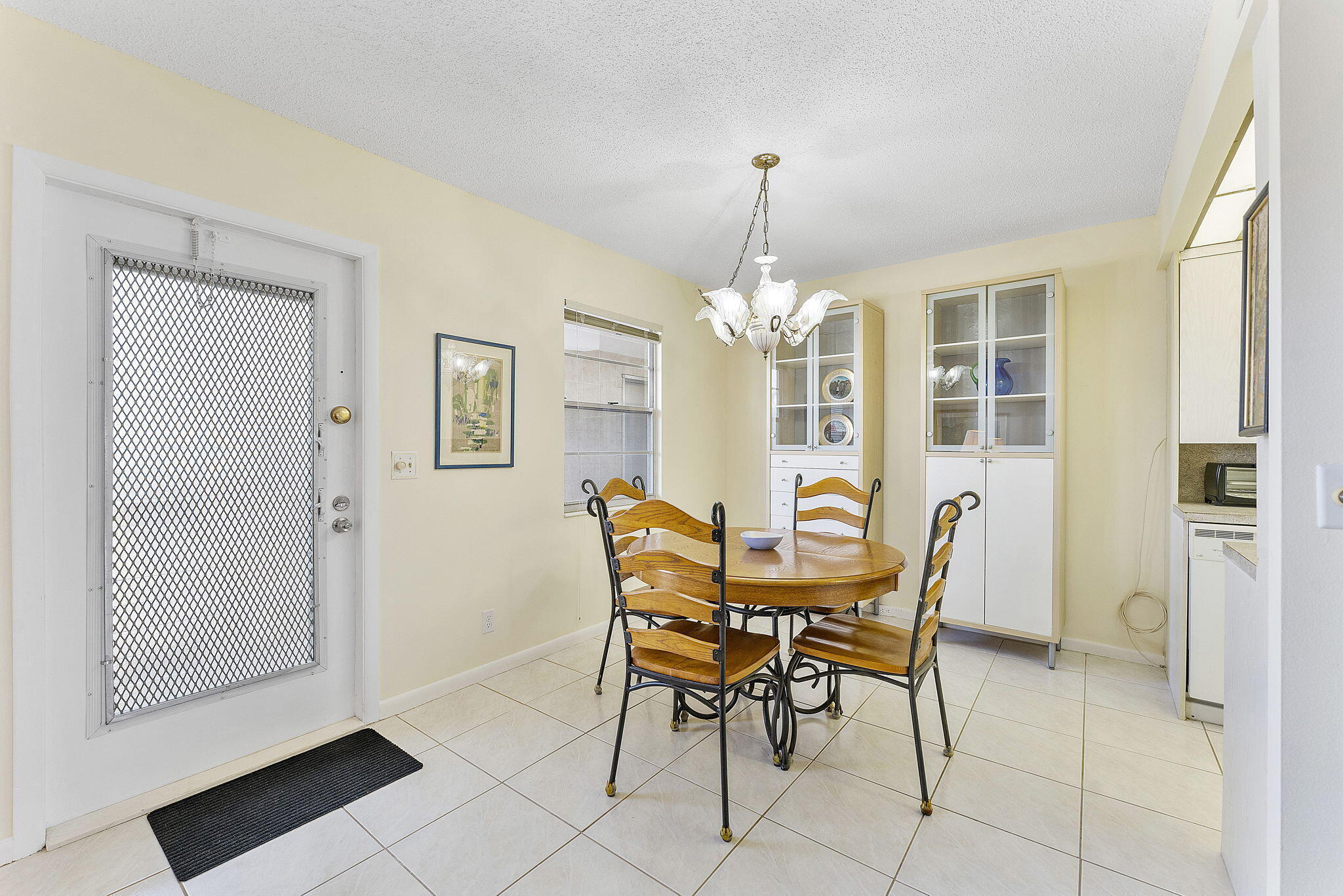 3027 Guildford B Property Photo 4