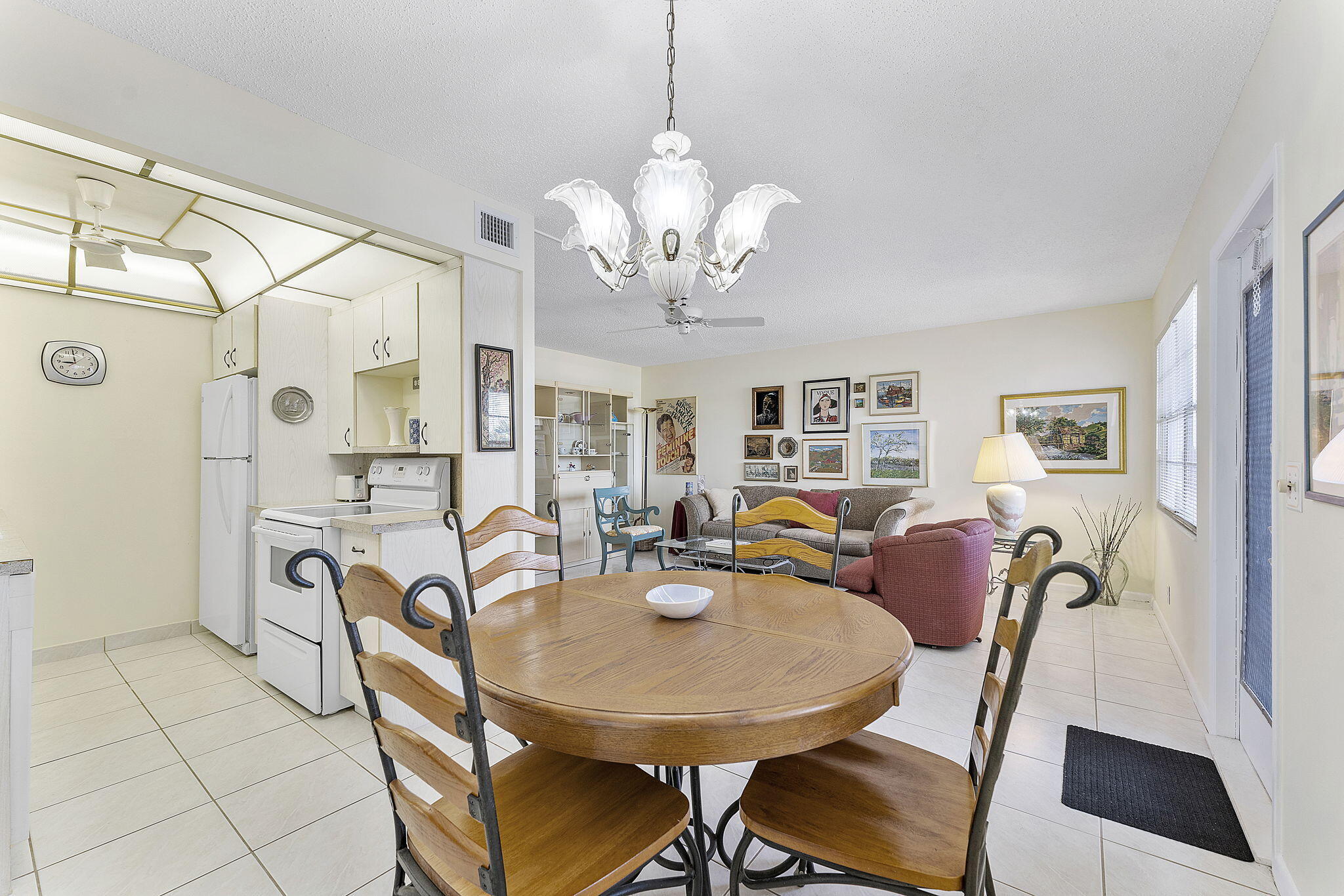 3027 Guildford B Property Photo 13