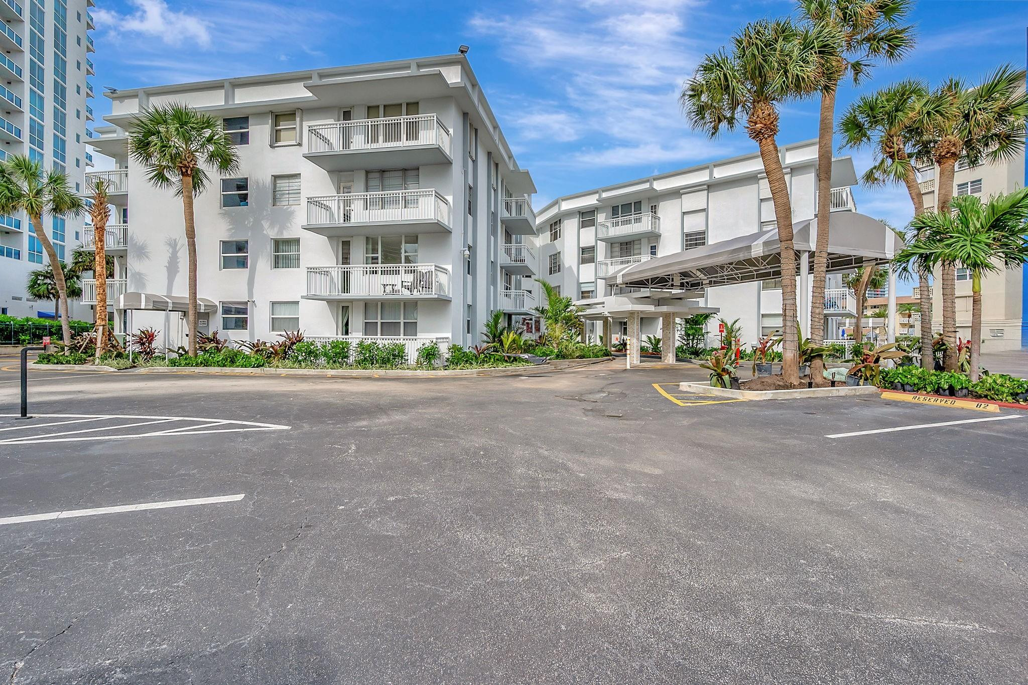1913 S Ocean Drive 207 Property Photo 3