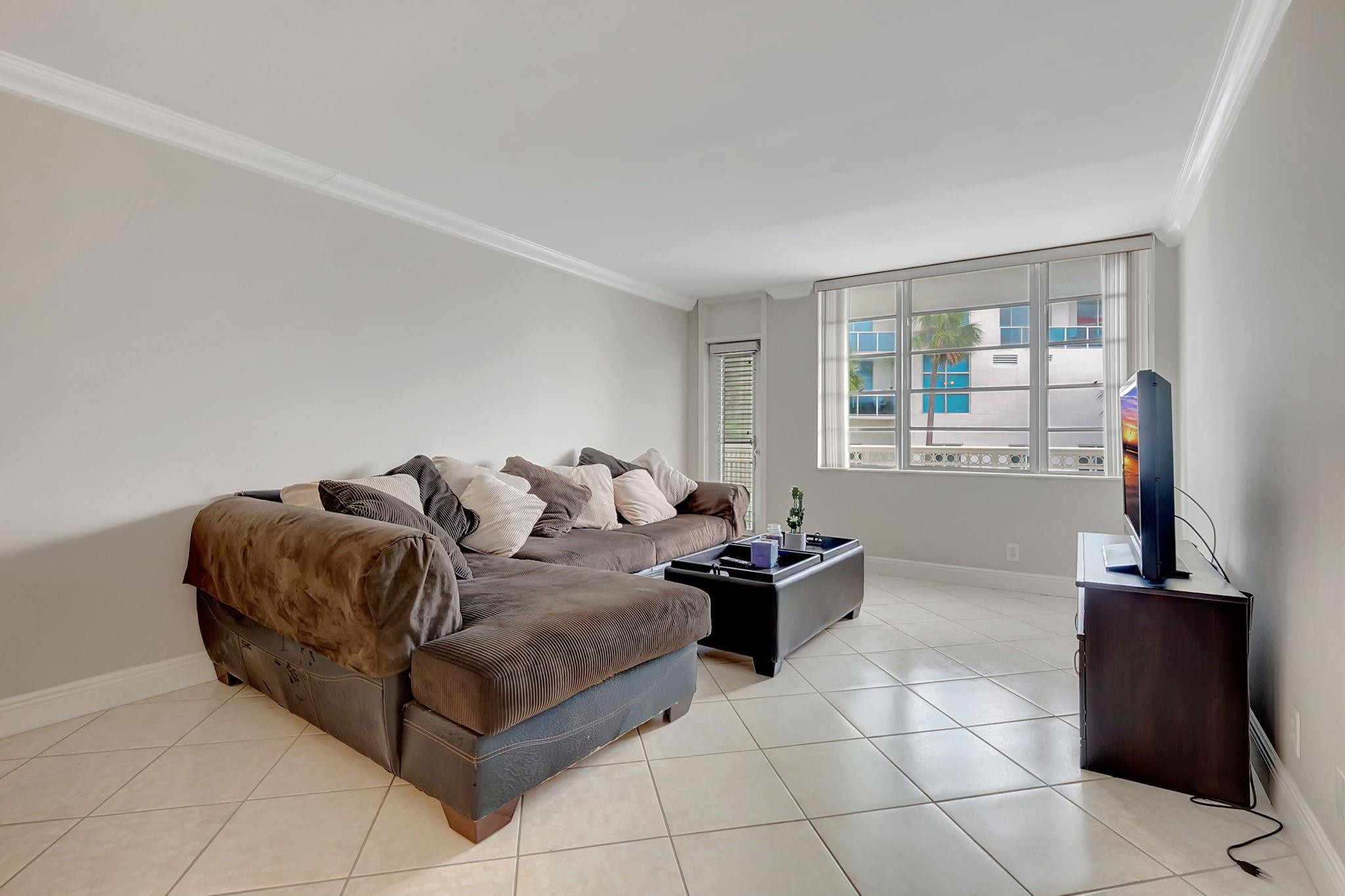 1913 S Ocean Drive 207 Property Photo 11