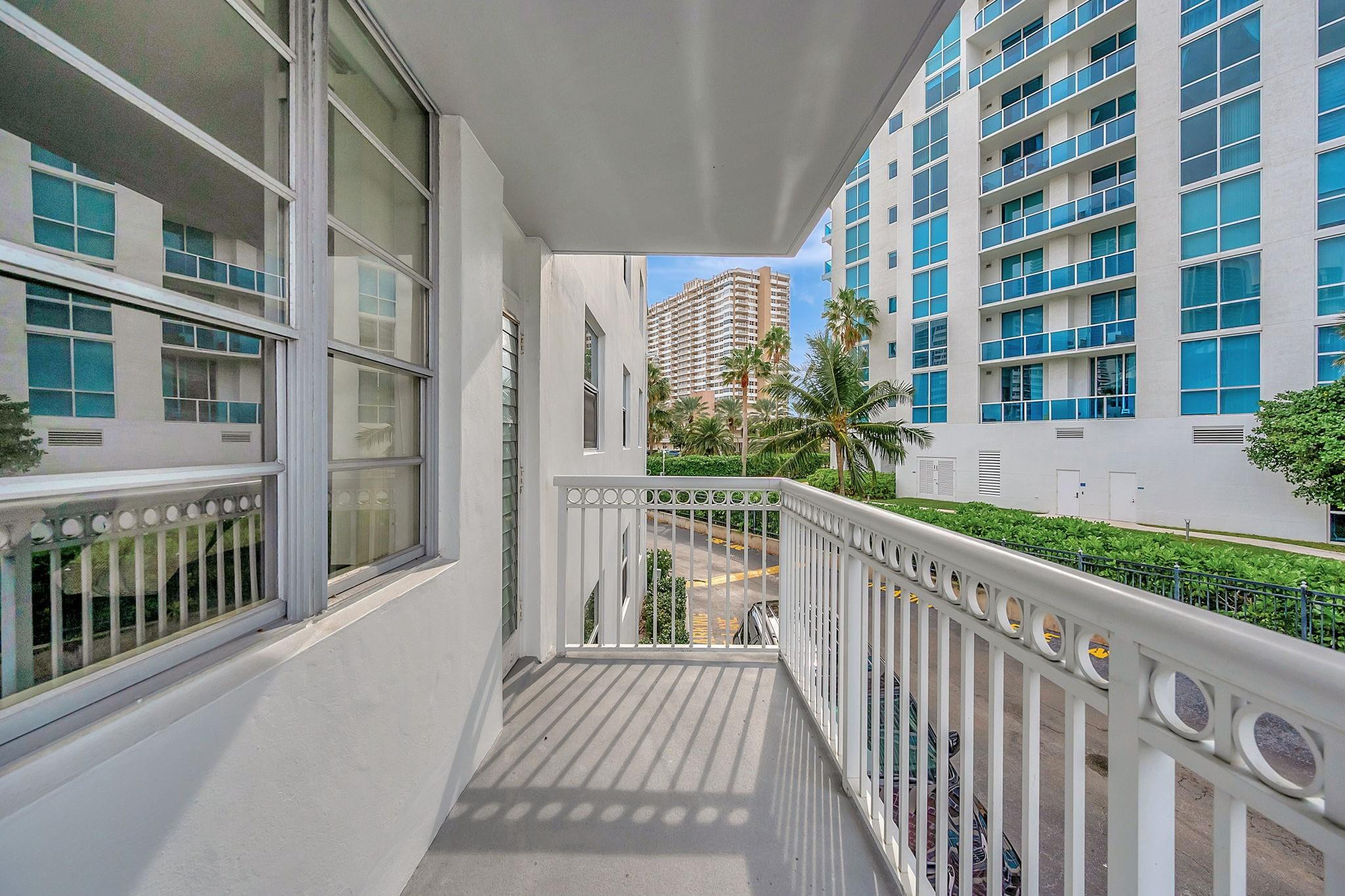 1913 S Ocean Drive 207 Property Photo 27