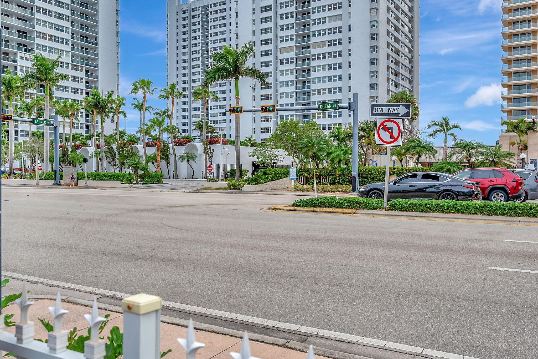 1913 S Ocean Drive 207 Property Photo 37