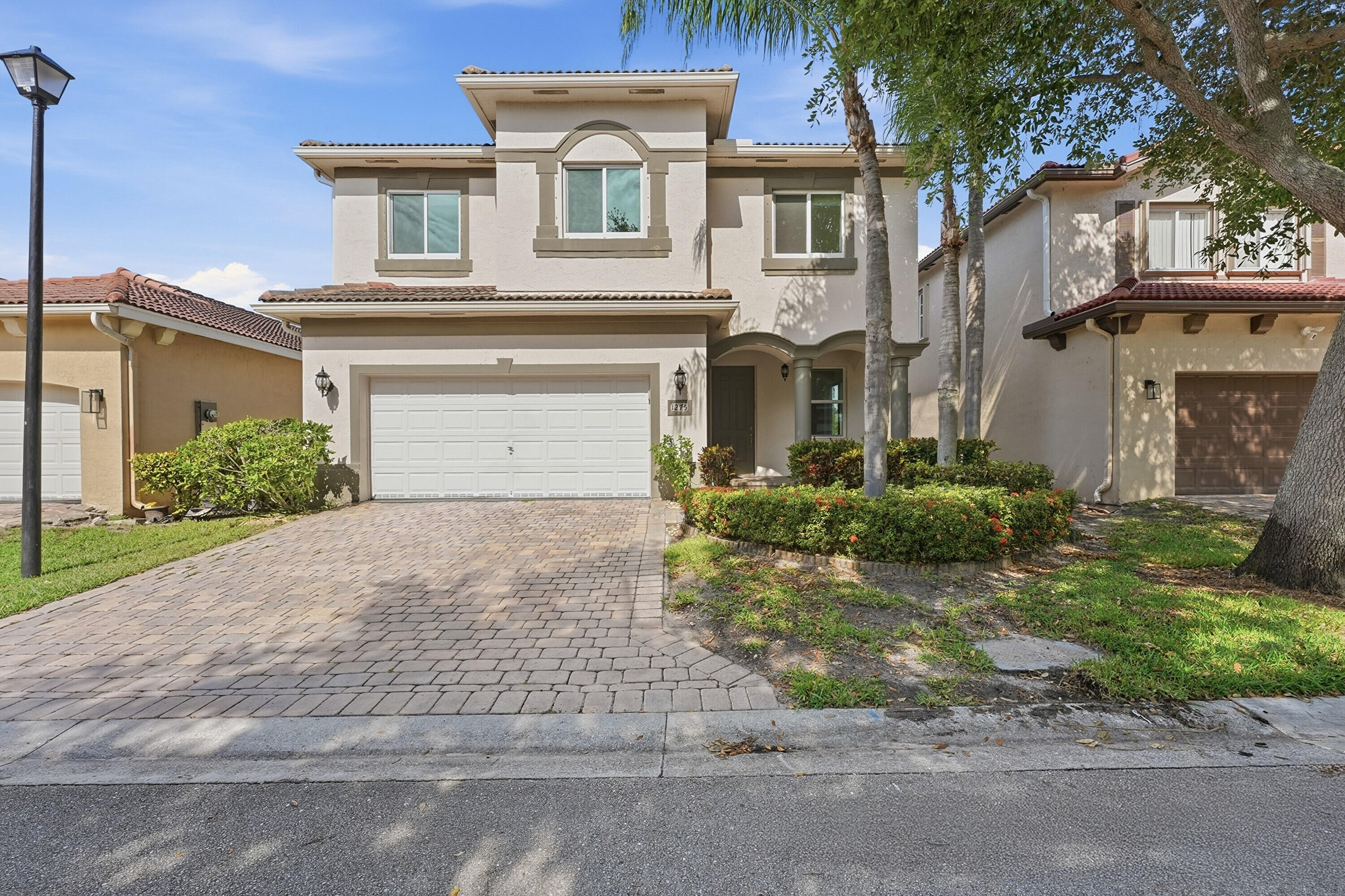 1275 Rosegate Boulevard Property Photo 1