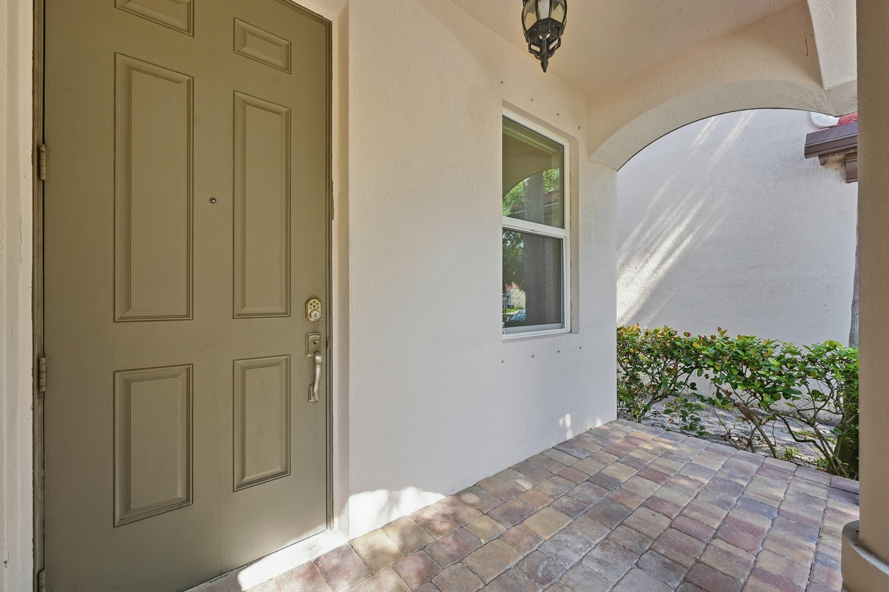 1275 Rosegate Boulevard Property Photo 3