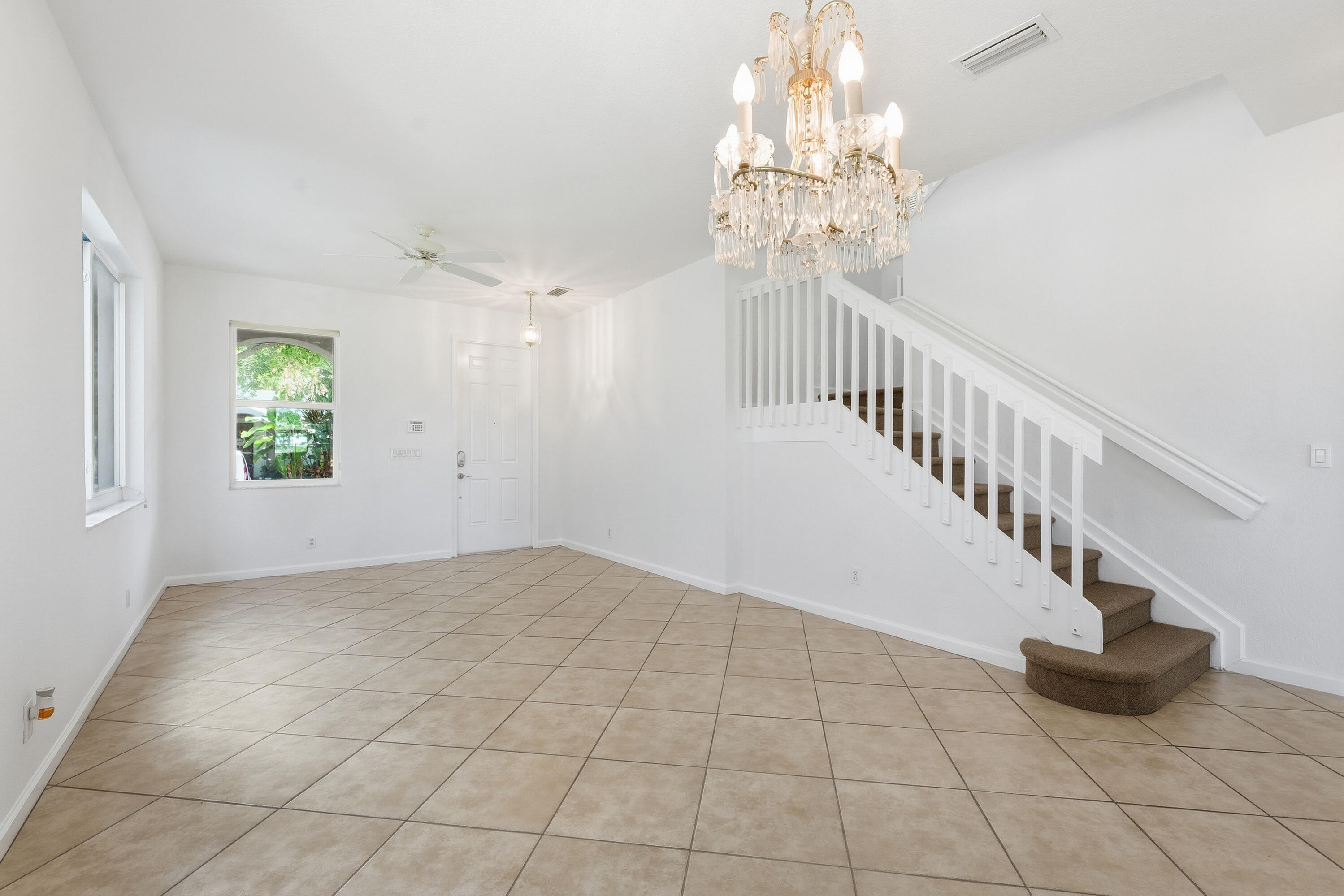 1275 Rosegate Boulevard Property Photo 5