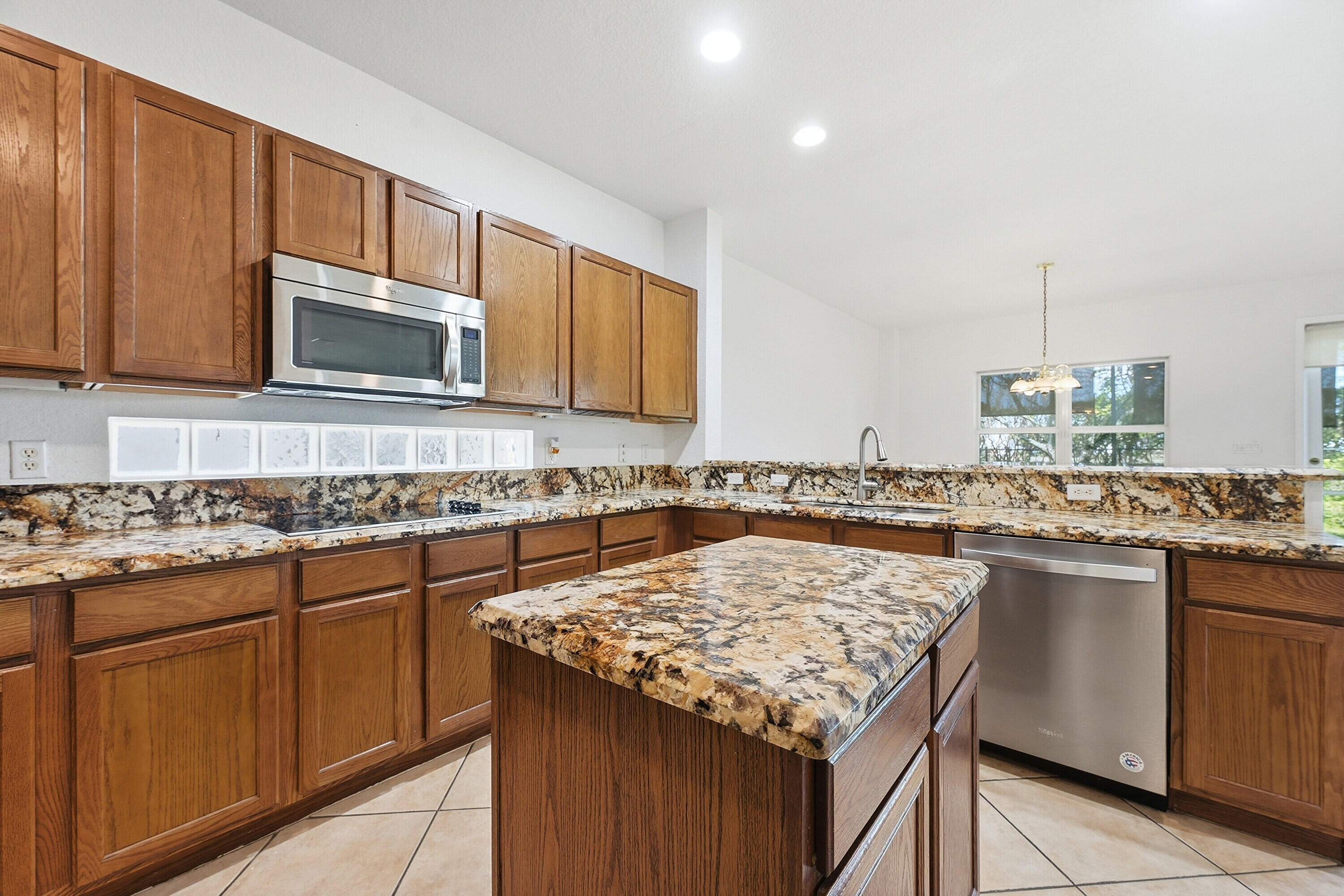 1275 Rosegate Boulevard Property Photo 12