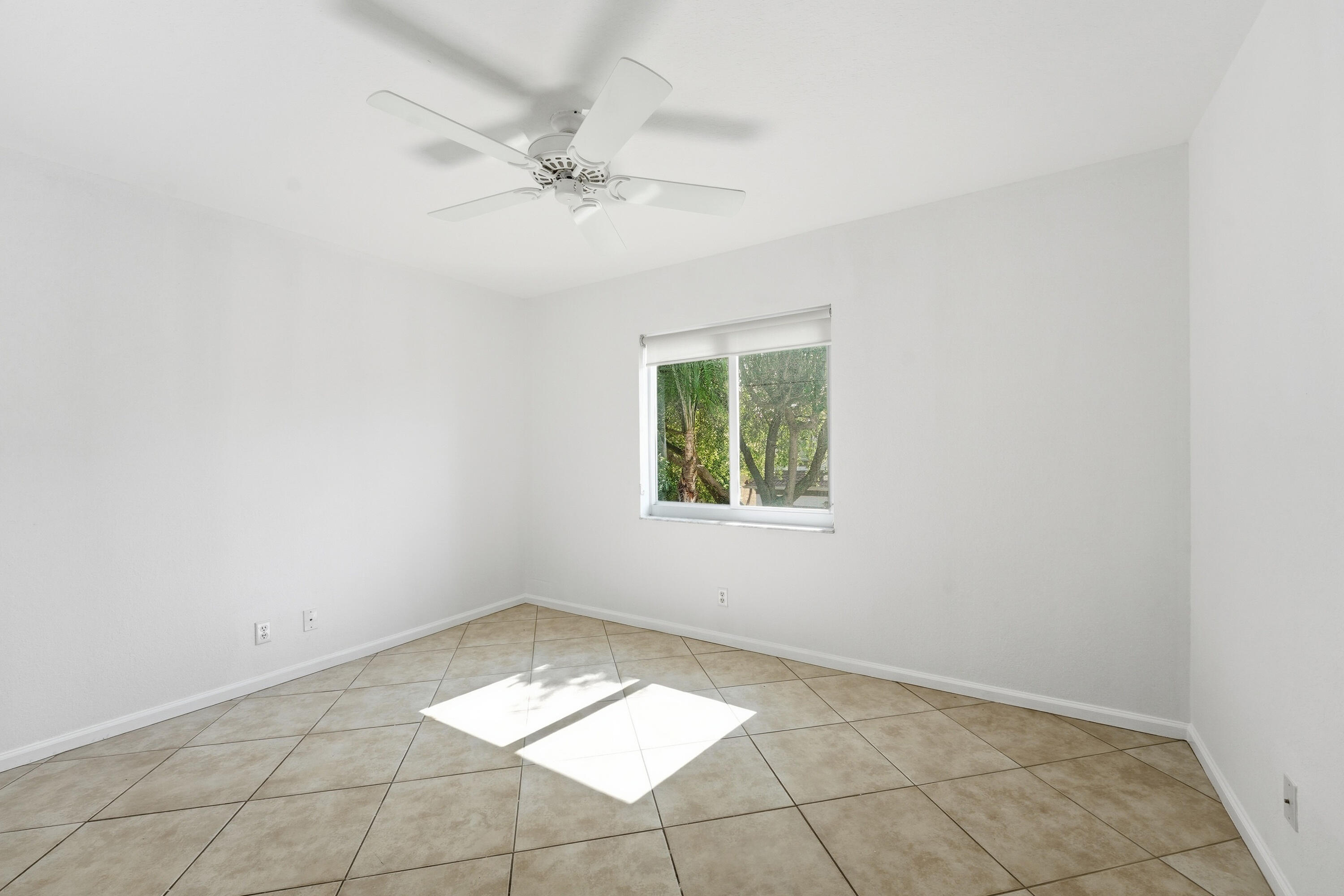 1275 Rosegate Boulevard Property Photo 24