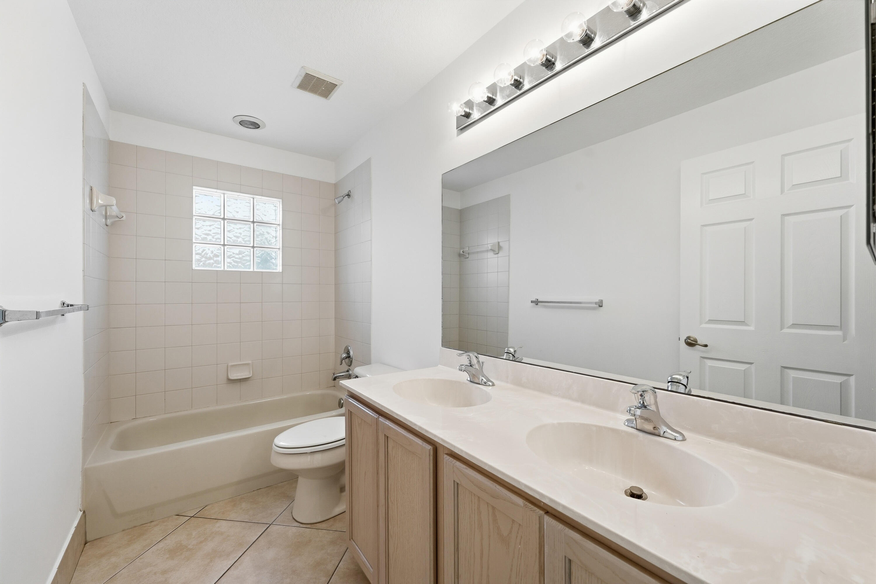 1275 Rosegate Boulevard Property Photo 30
