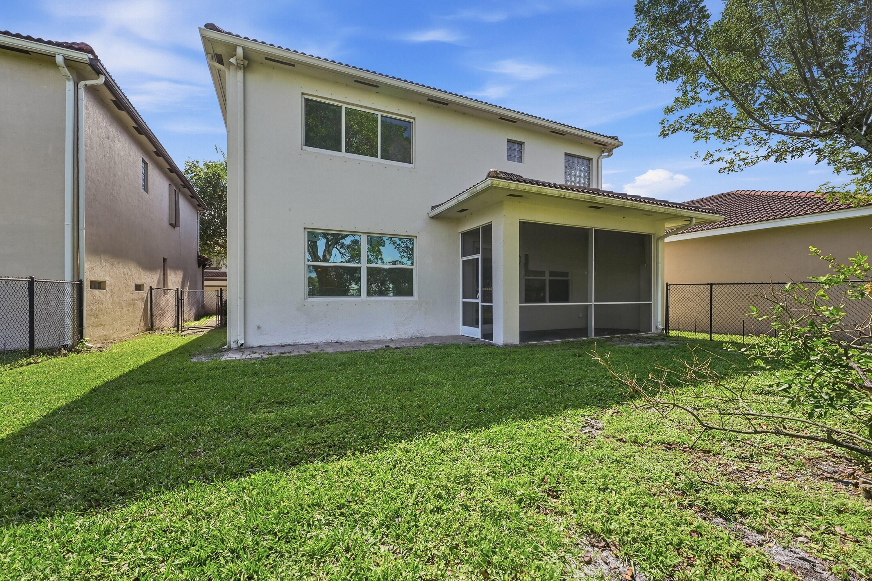 1275 Rosegate Boulevard Property Photo 40