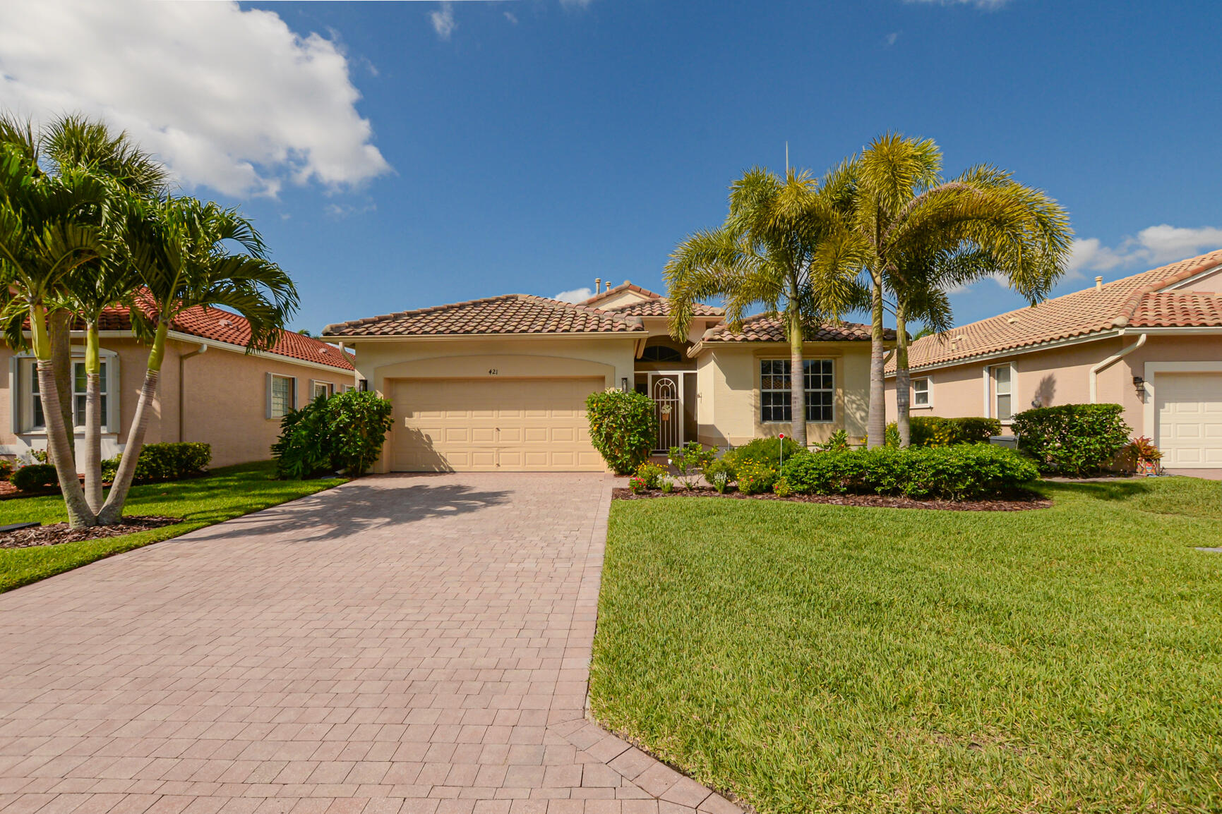 421 NW Sunview Way Property Photo 1