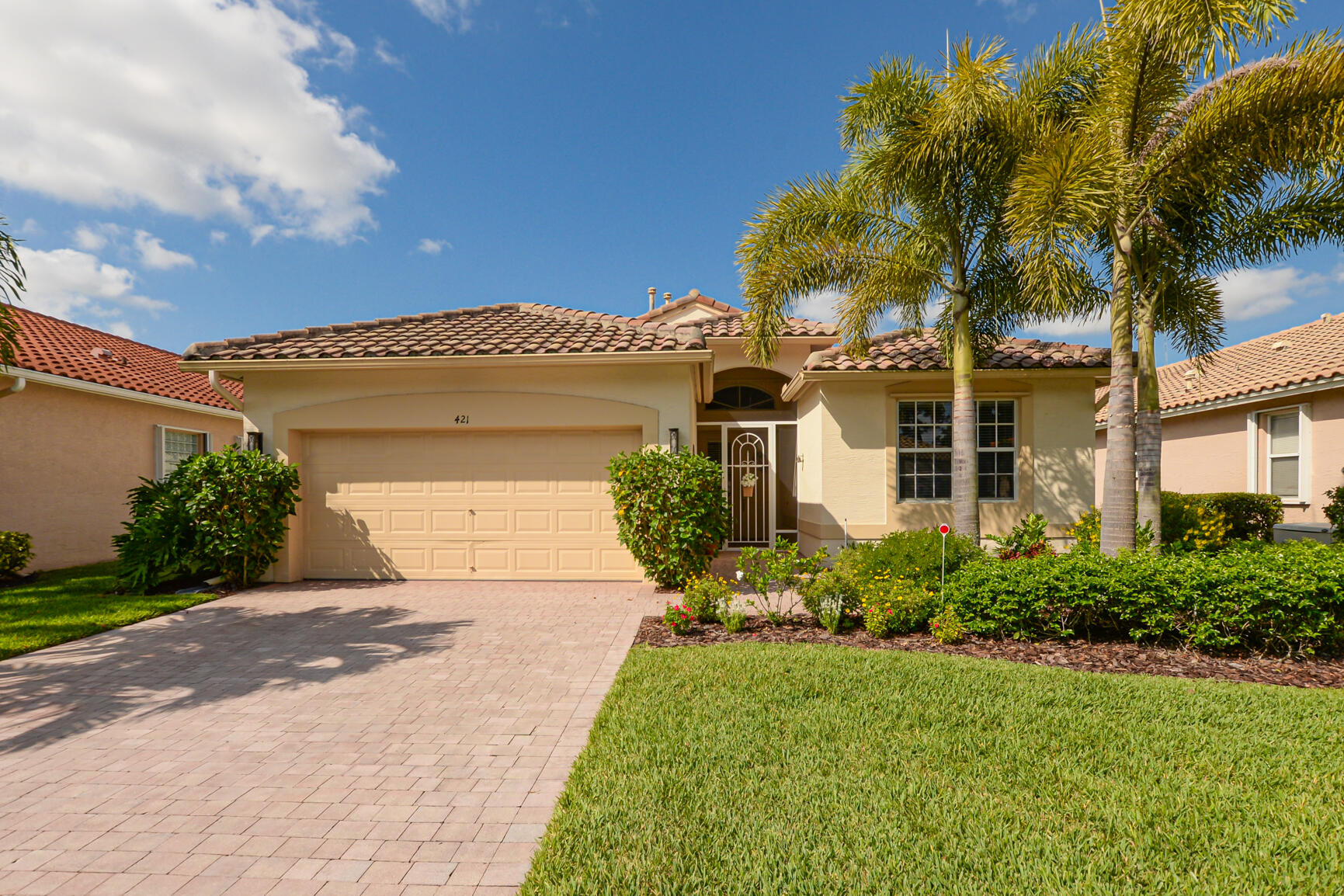421 Nw Sunview Way Property Photo 3