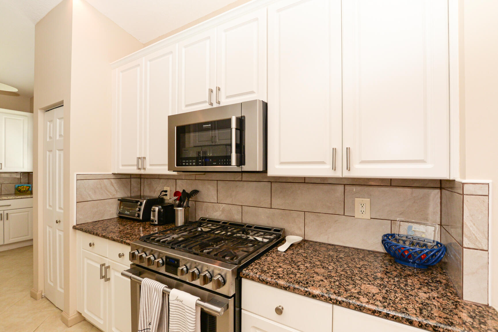 421 Nw Sunview Way Property Photo 18