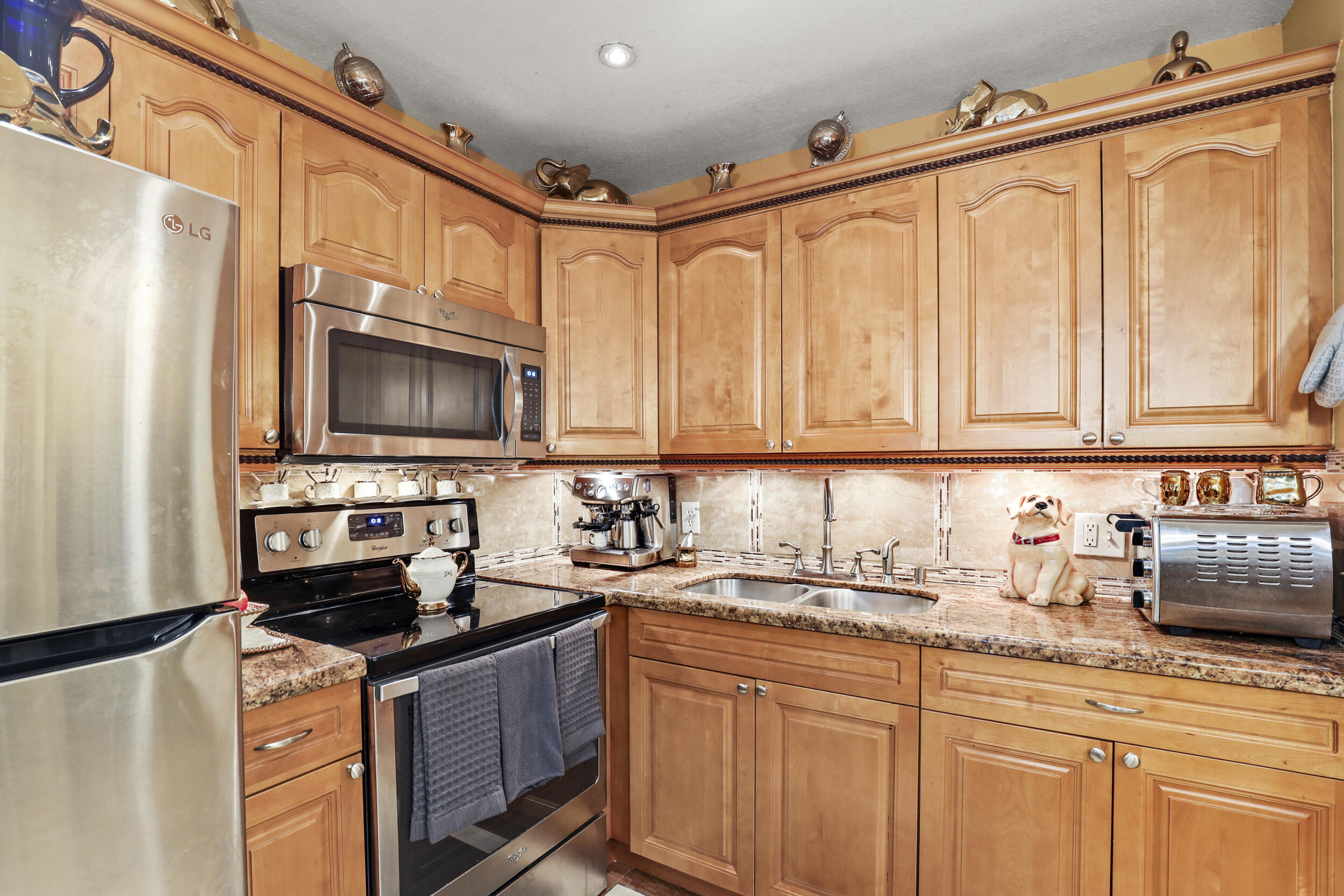 3100 Springdale Boulevard 308 Property Photo 13