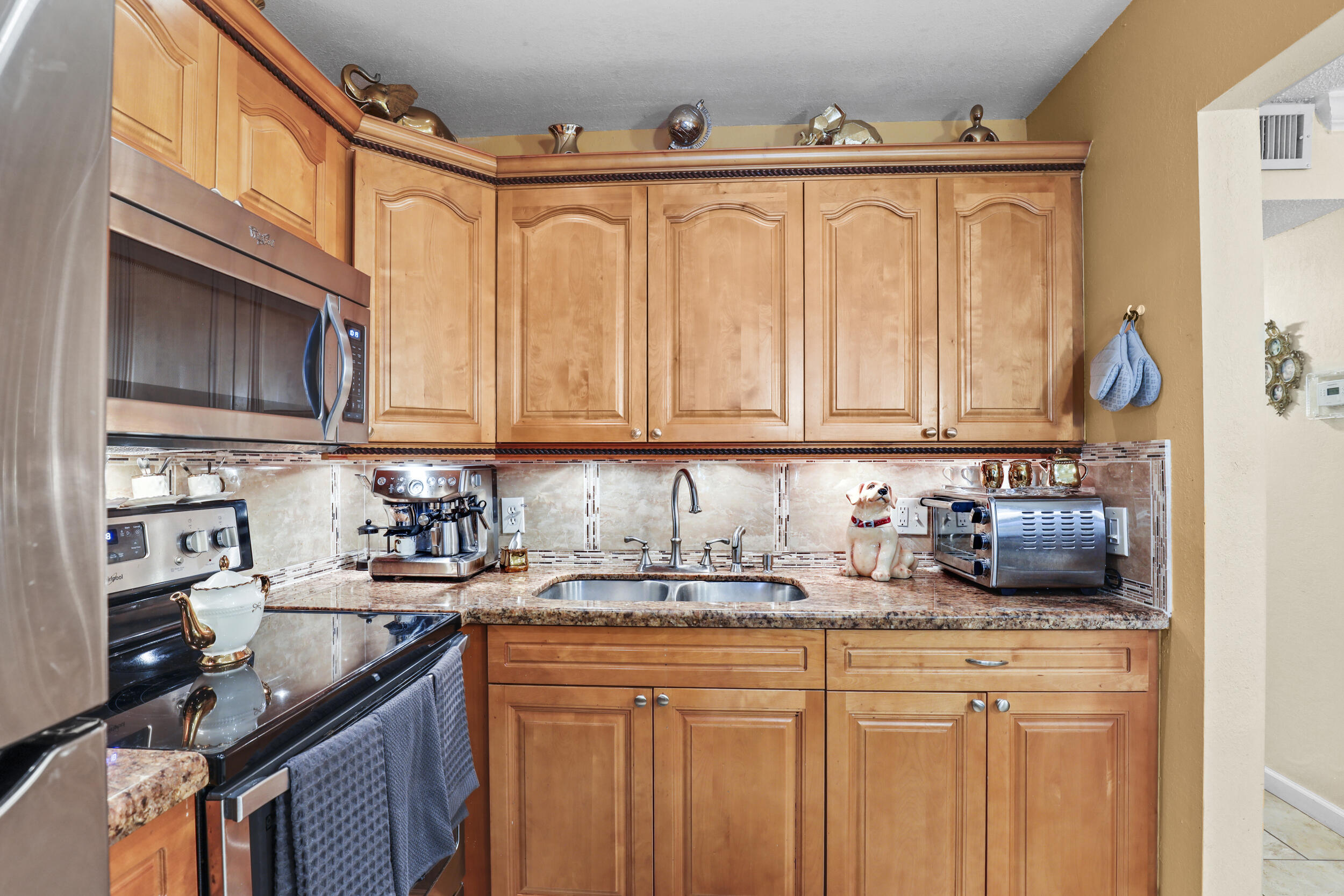 3100 Springdale Boulevard 308 Property Photo 14