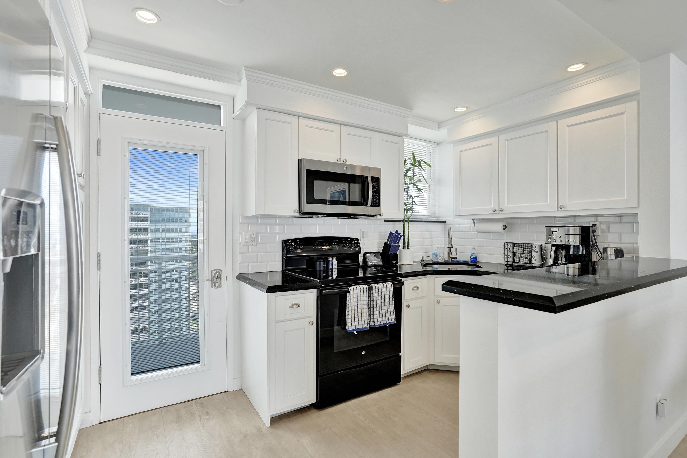 1920 S Ocean Drive 1504 Property Photo 11