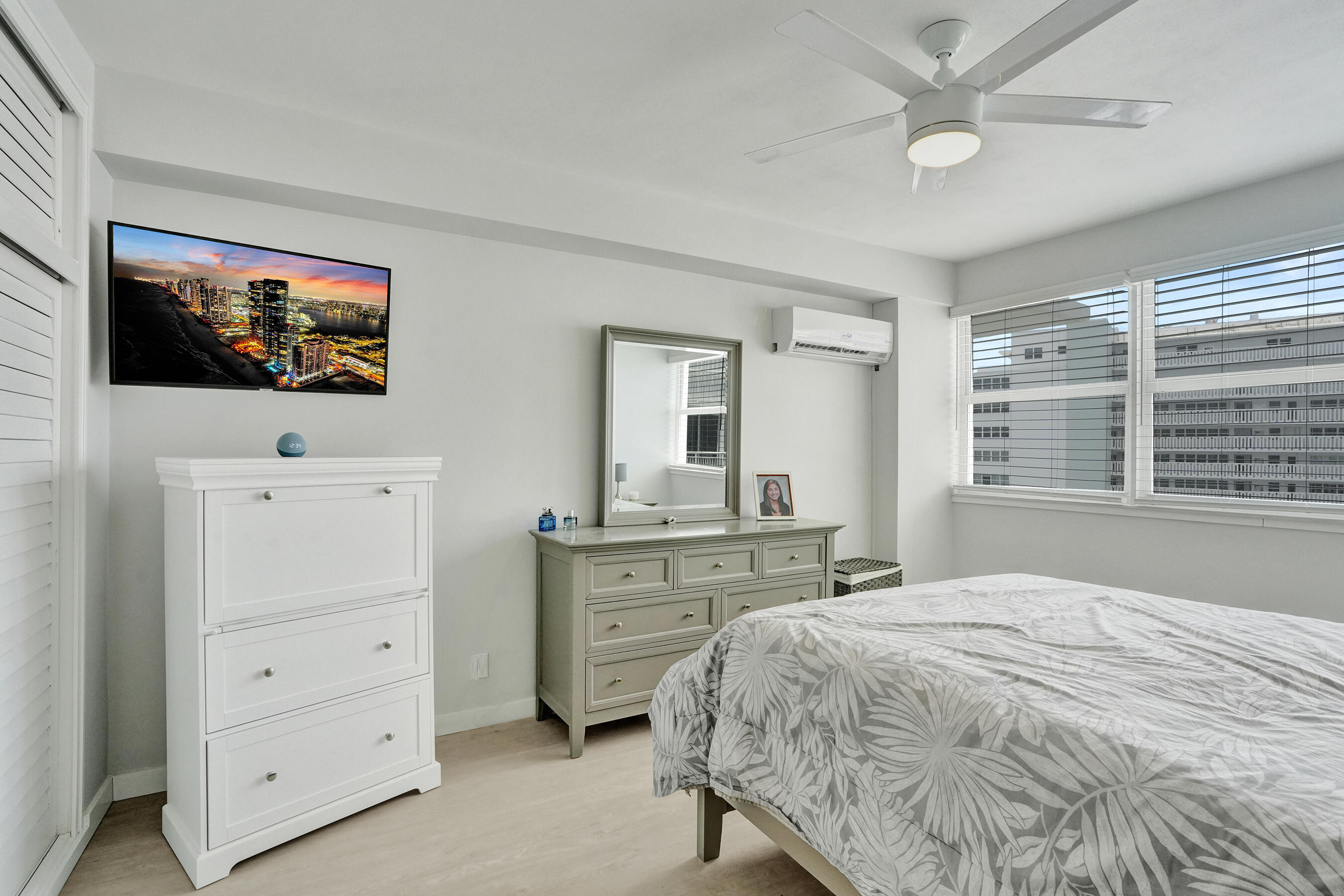 1920 S Ocean Drive 1504 Property Photo 19