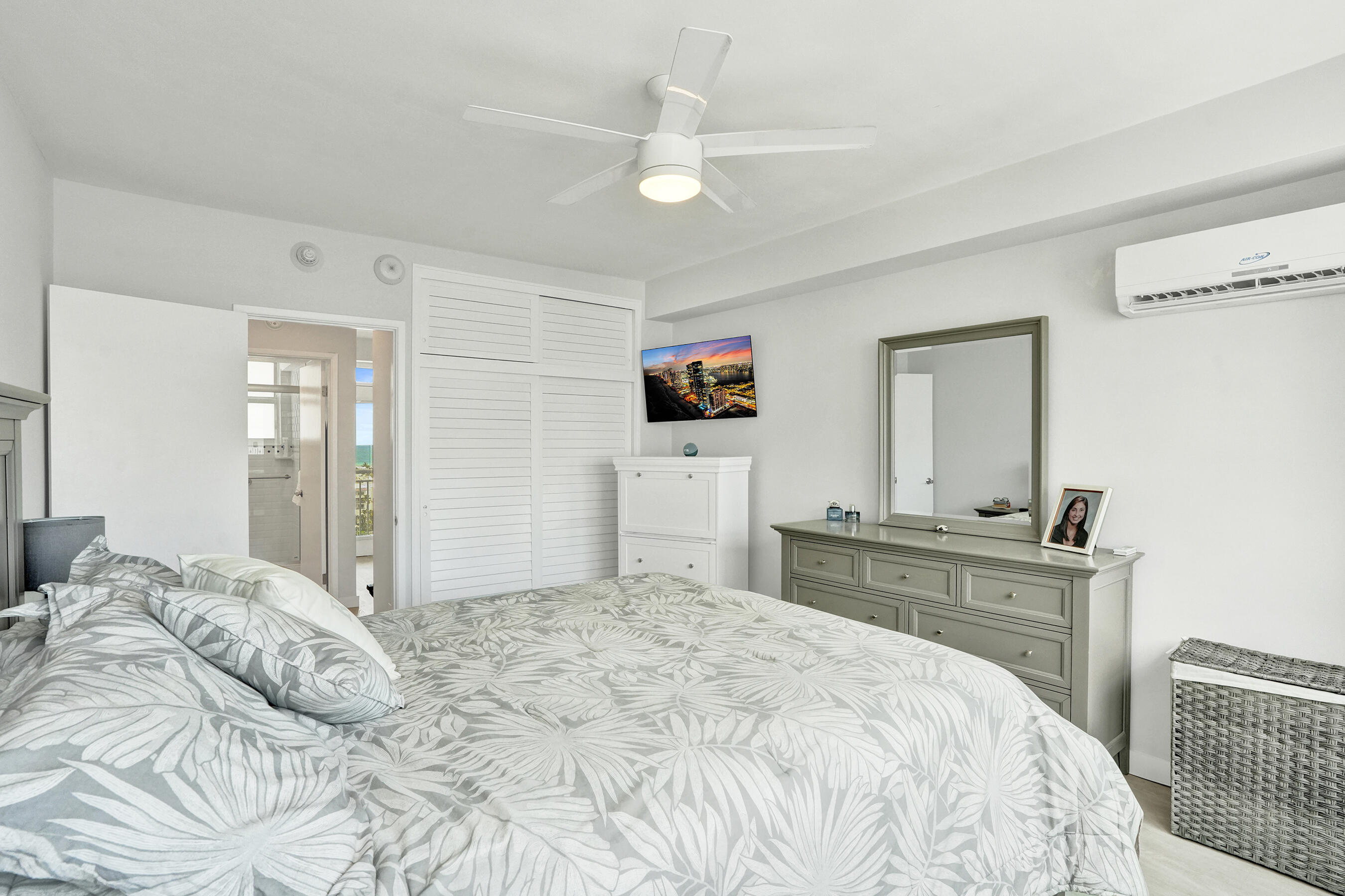 1920 S Ocean Drive 1504 Property Photo 20