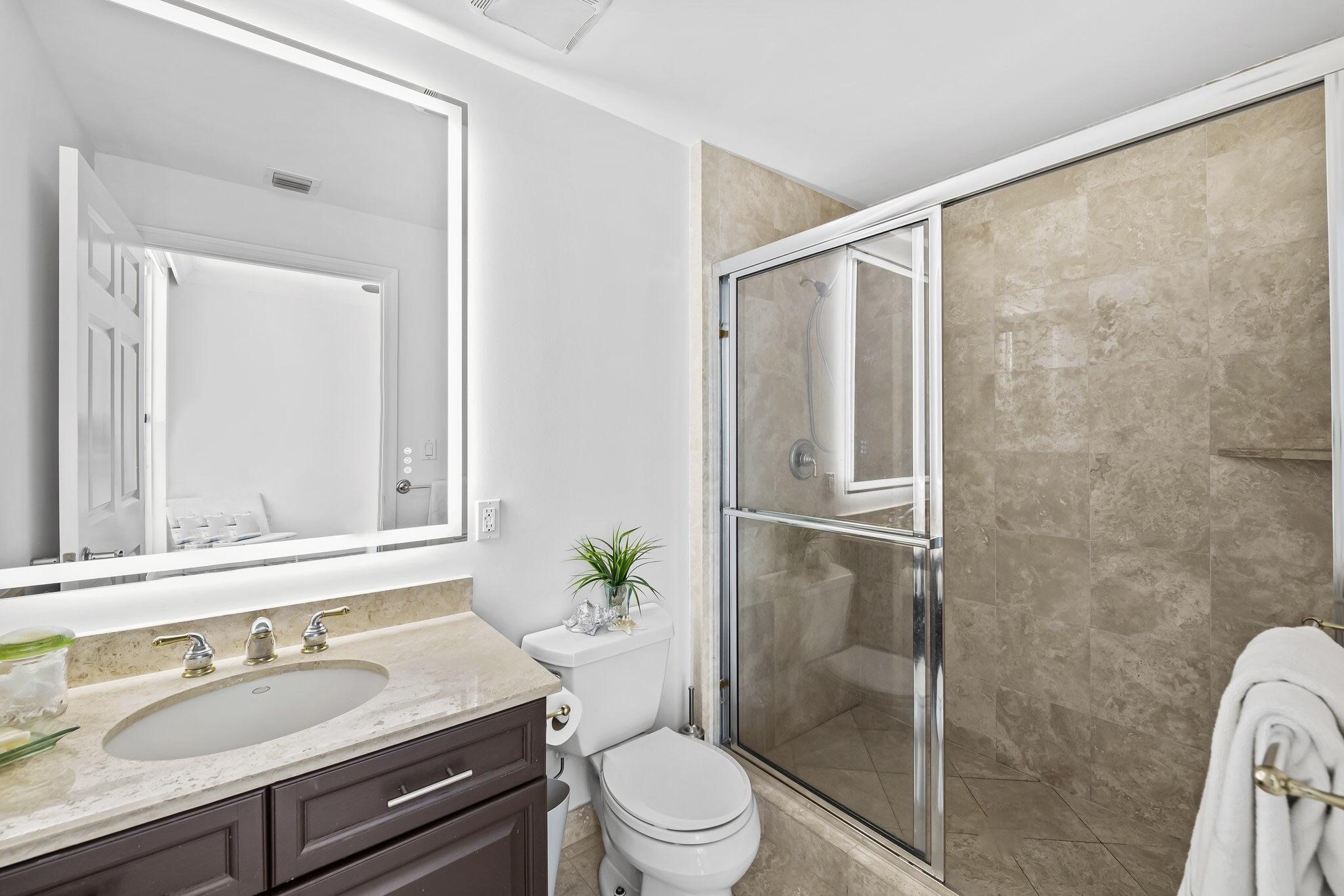 100 S Birch Road 1004 Property Photo 18