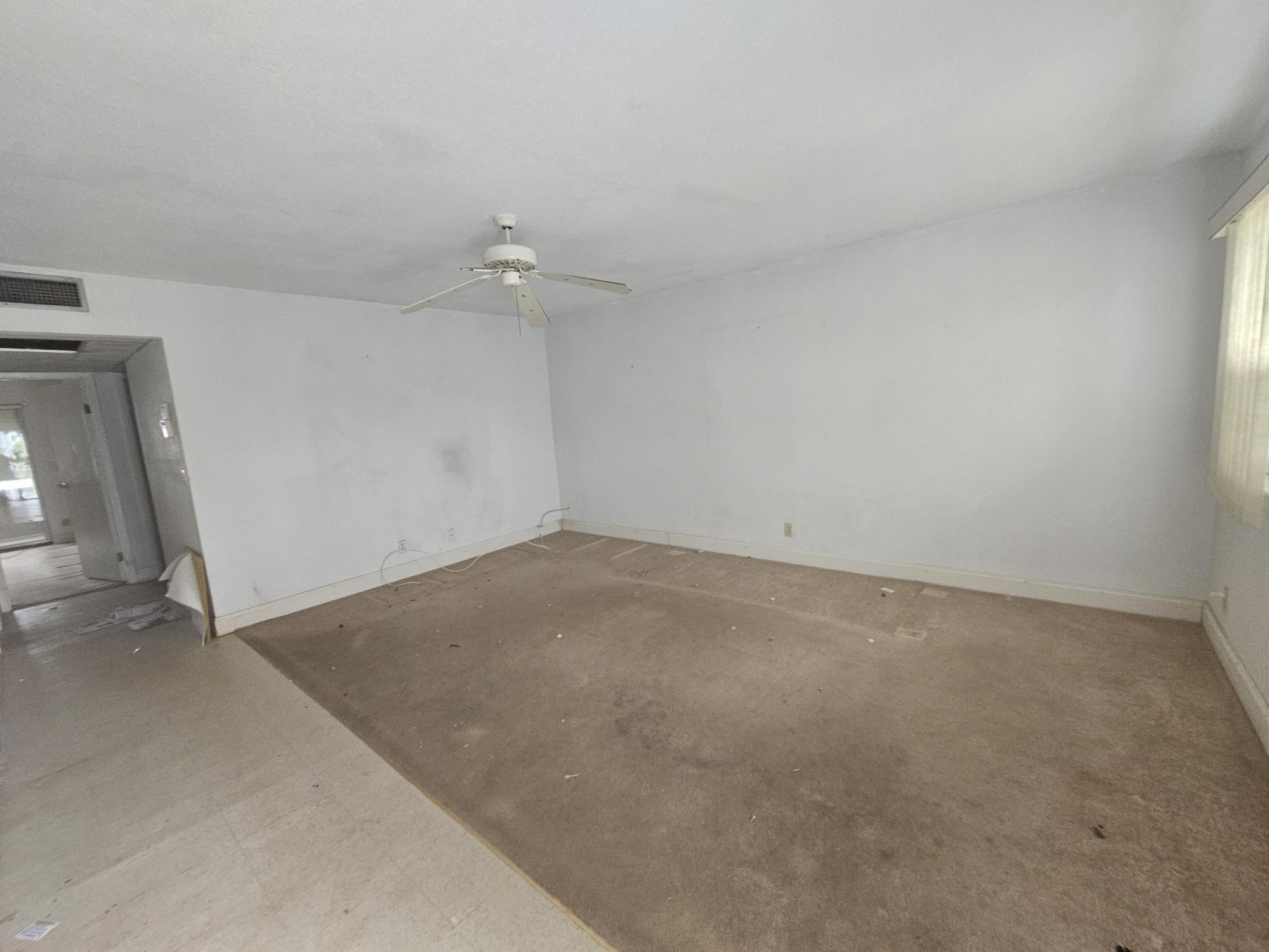 281 Flanders 281 Property Photo 2