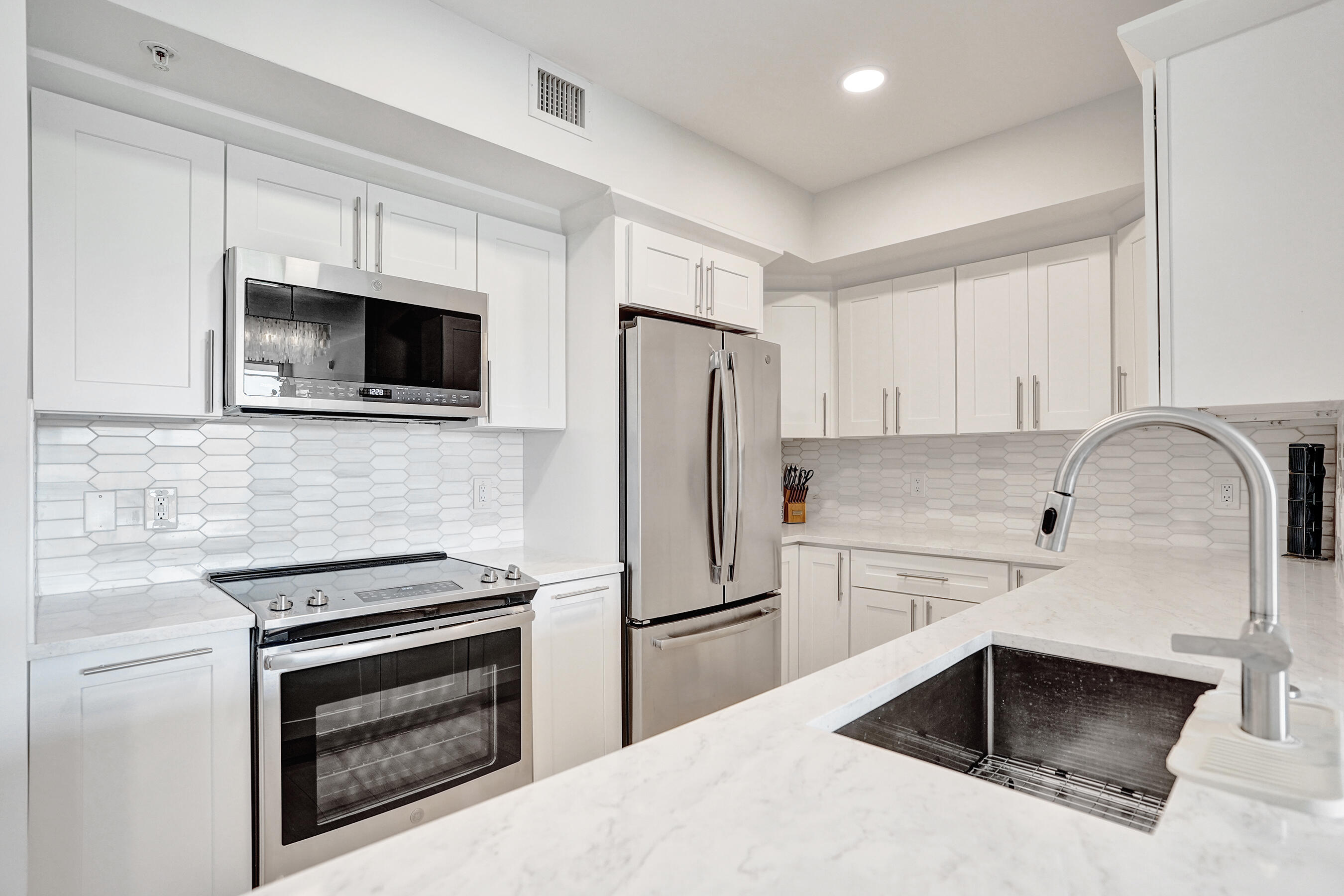 700 E Boynton Beach Boulevard 406 Property Photo 10