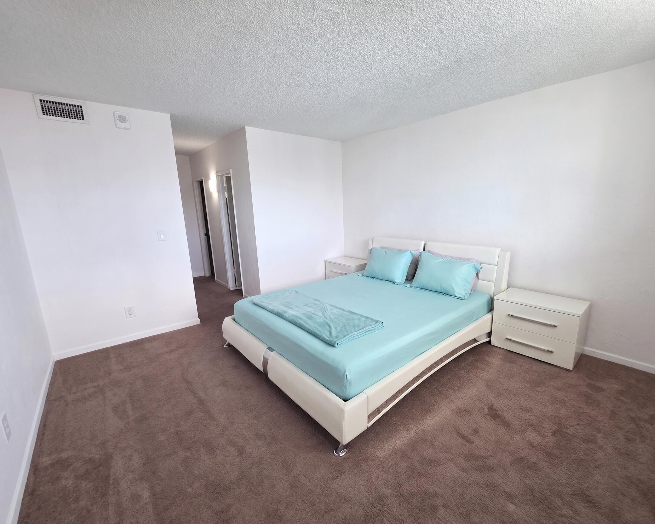 19390 Collins Avenue 1622 Property Photo 8