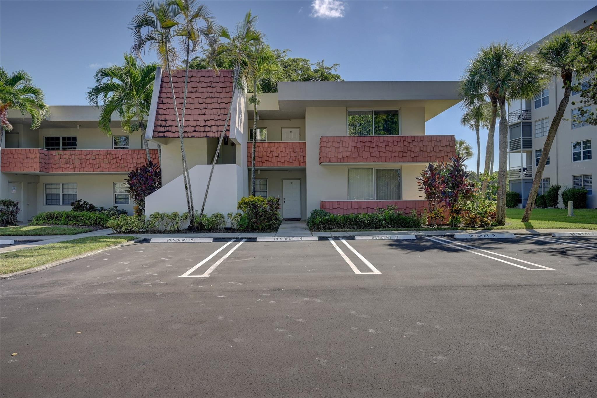 823 Cypress Boulevard 201 Property Photo 3