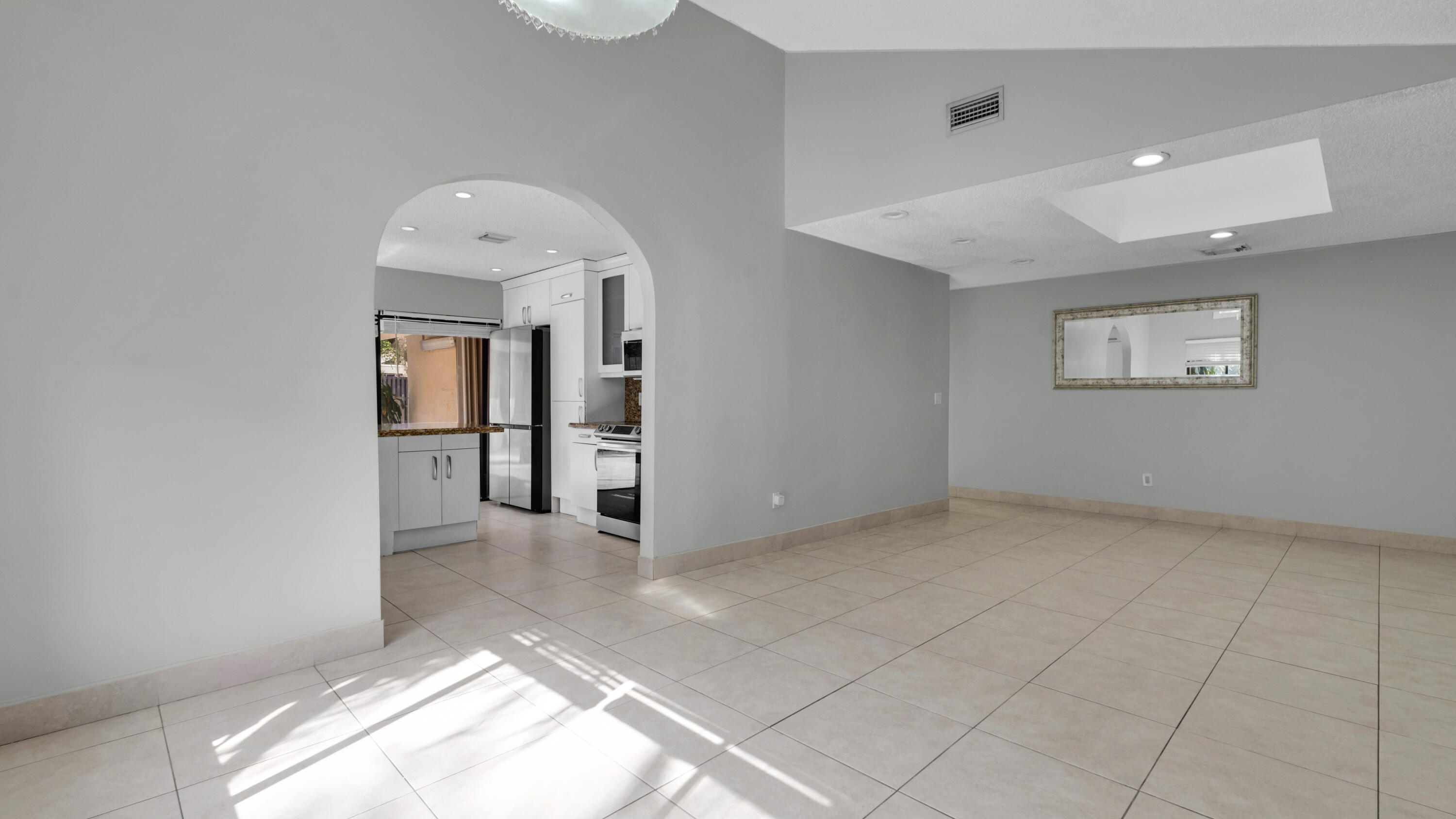 7659 Sierra Terrace W Property Photo 6