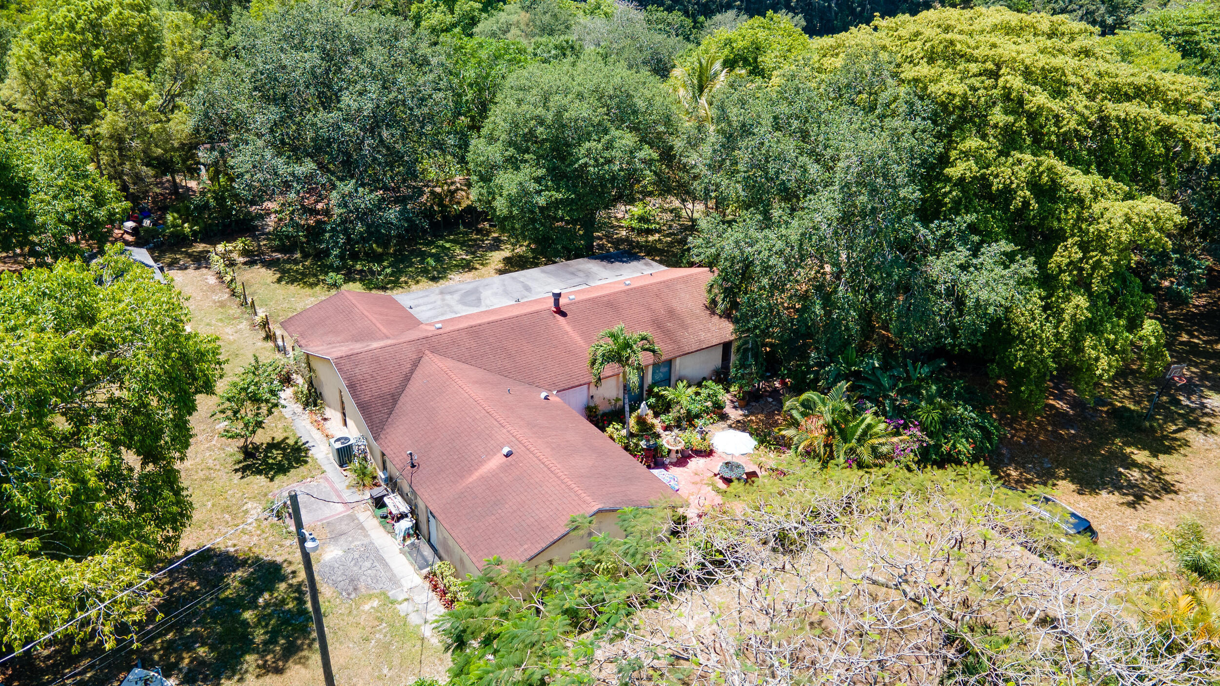 16688 Rustic Road Property Photo 9