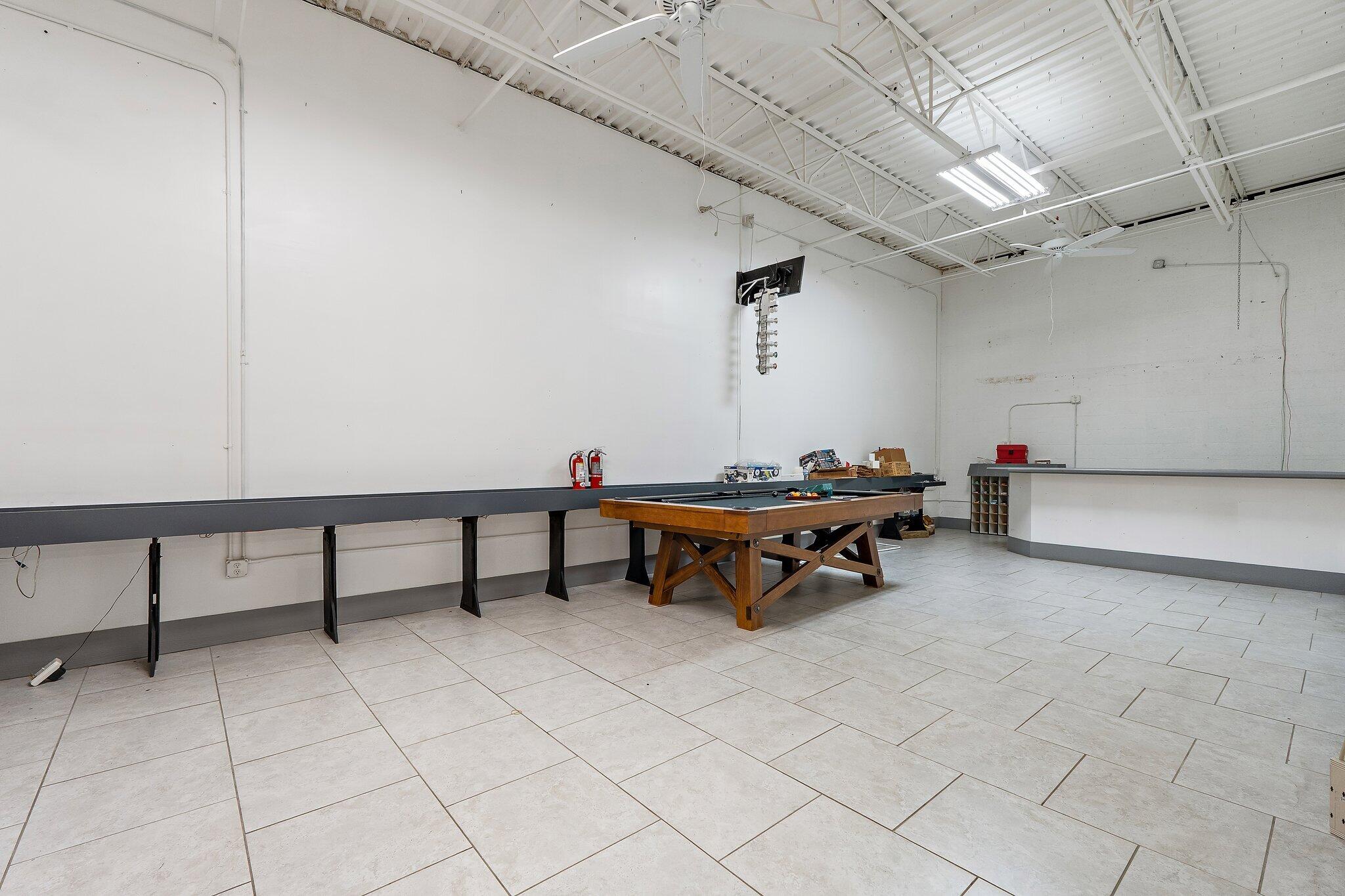 803 Maplewood Drive 36b Property Photo 17