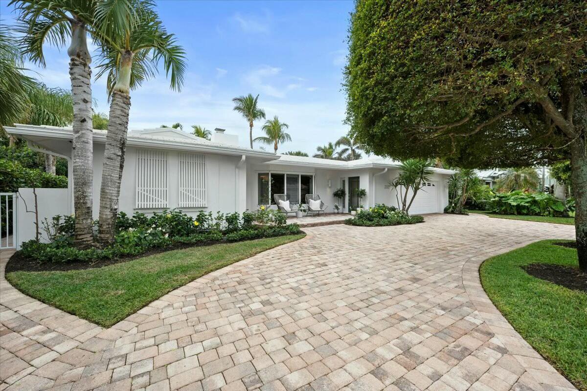 232 Cove Place Property Photo 2