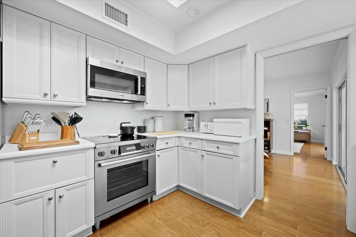 232 Cove Place Property Photo 17