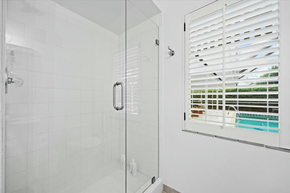232 Cove Place Property Photo 32