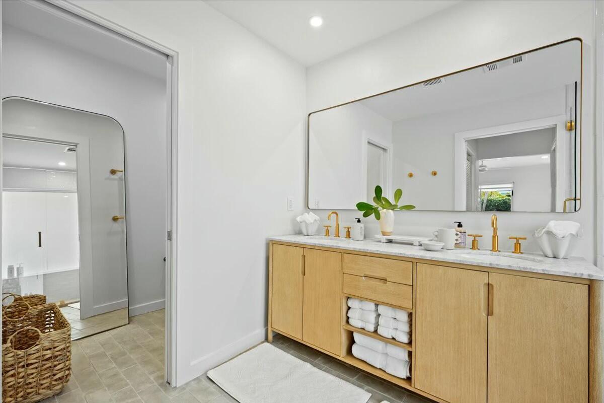 232 Cove Place Property Photo 37