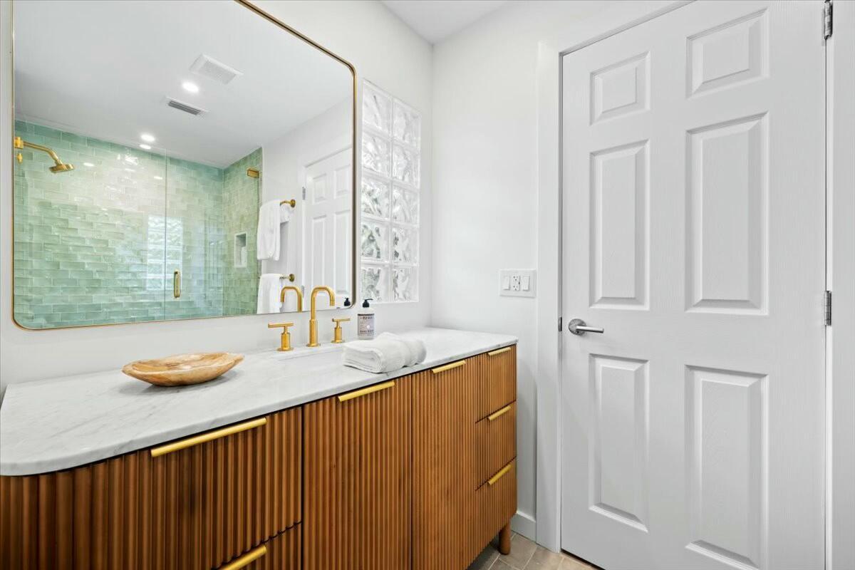 232 Cove Place Property Photo 42