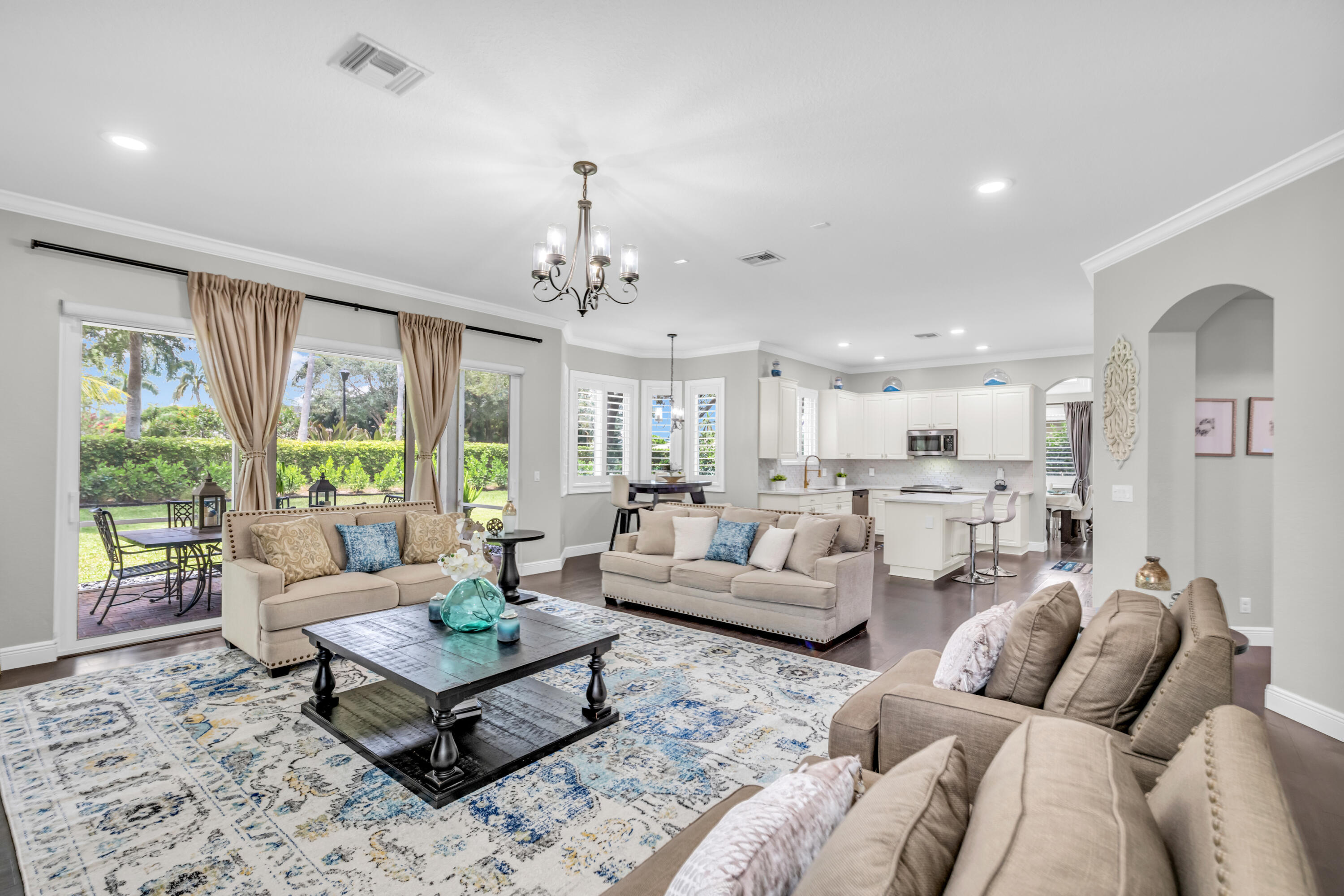 4661 Manderly Drive Property Photo 3