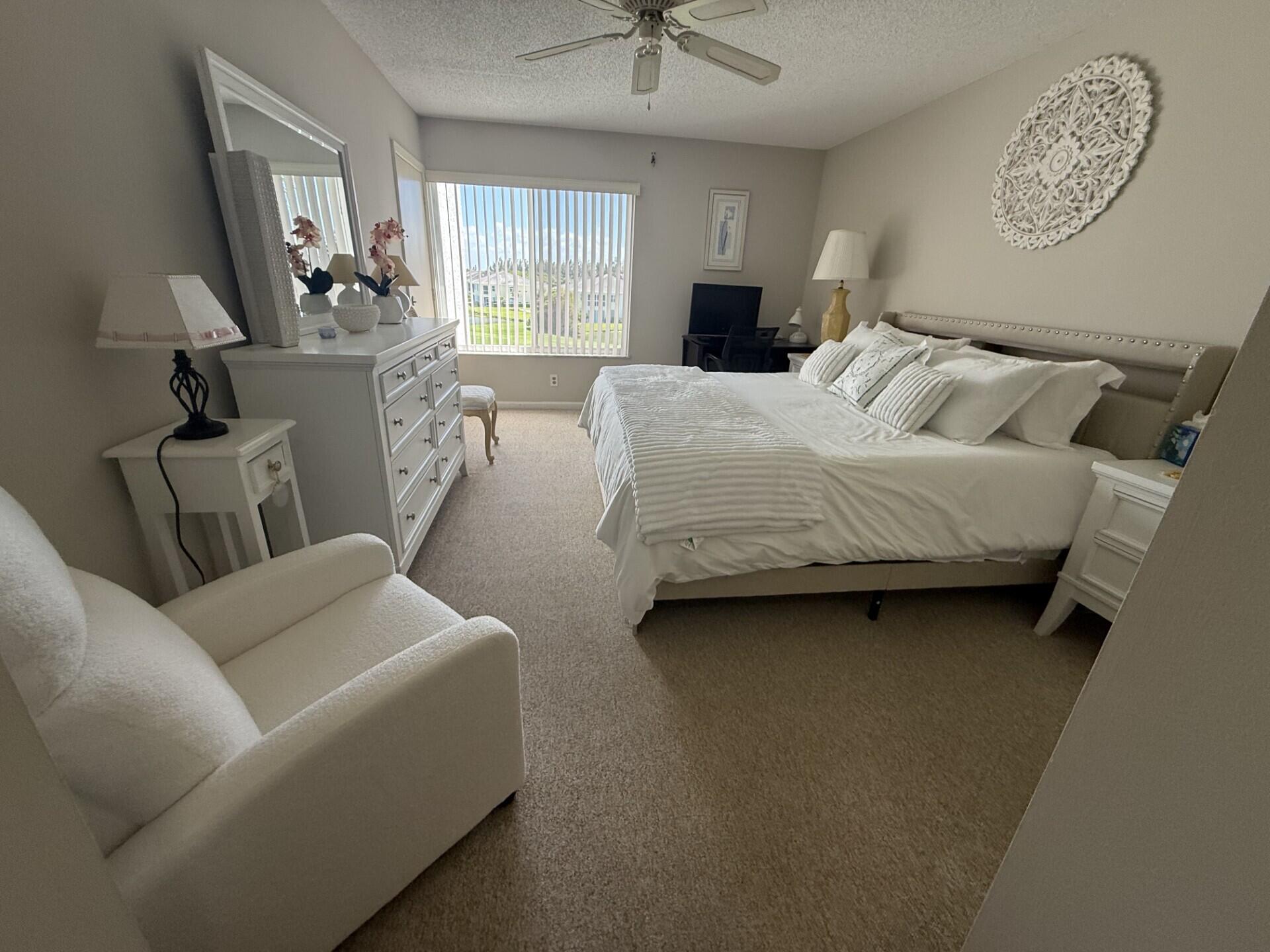 2400 S Ocean Drive 7642 Property Photo 9