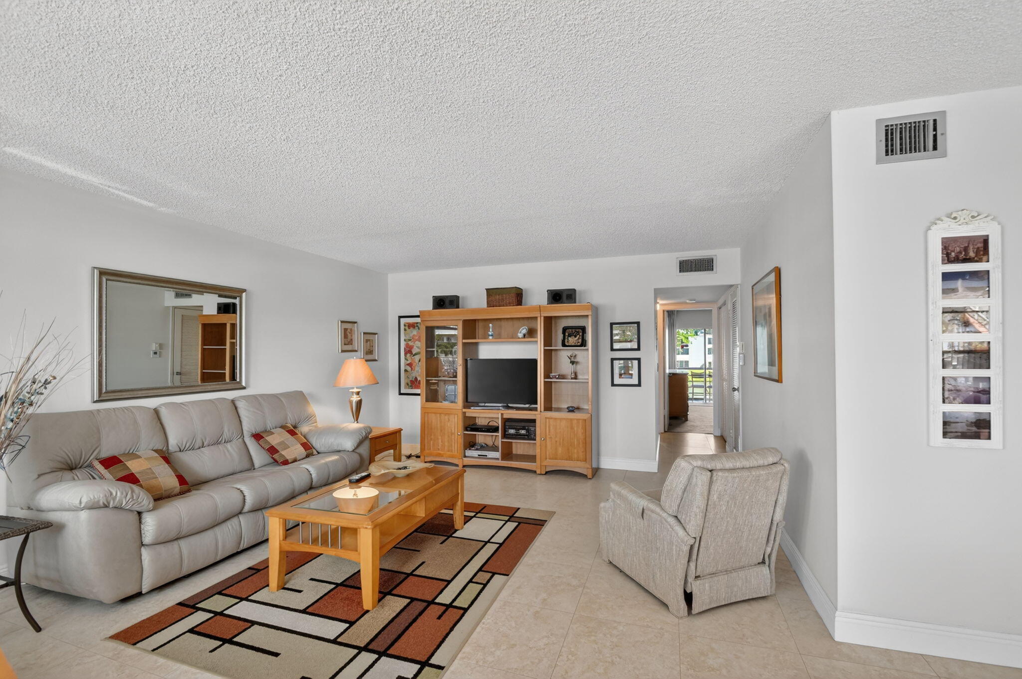 202 Wellington D Property Photo 4