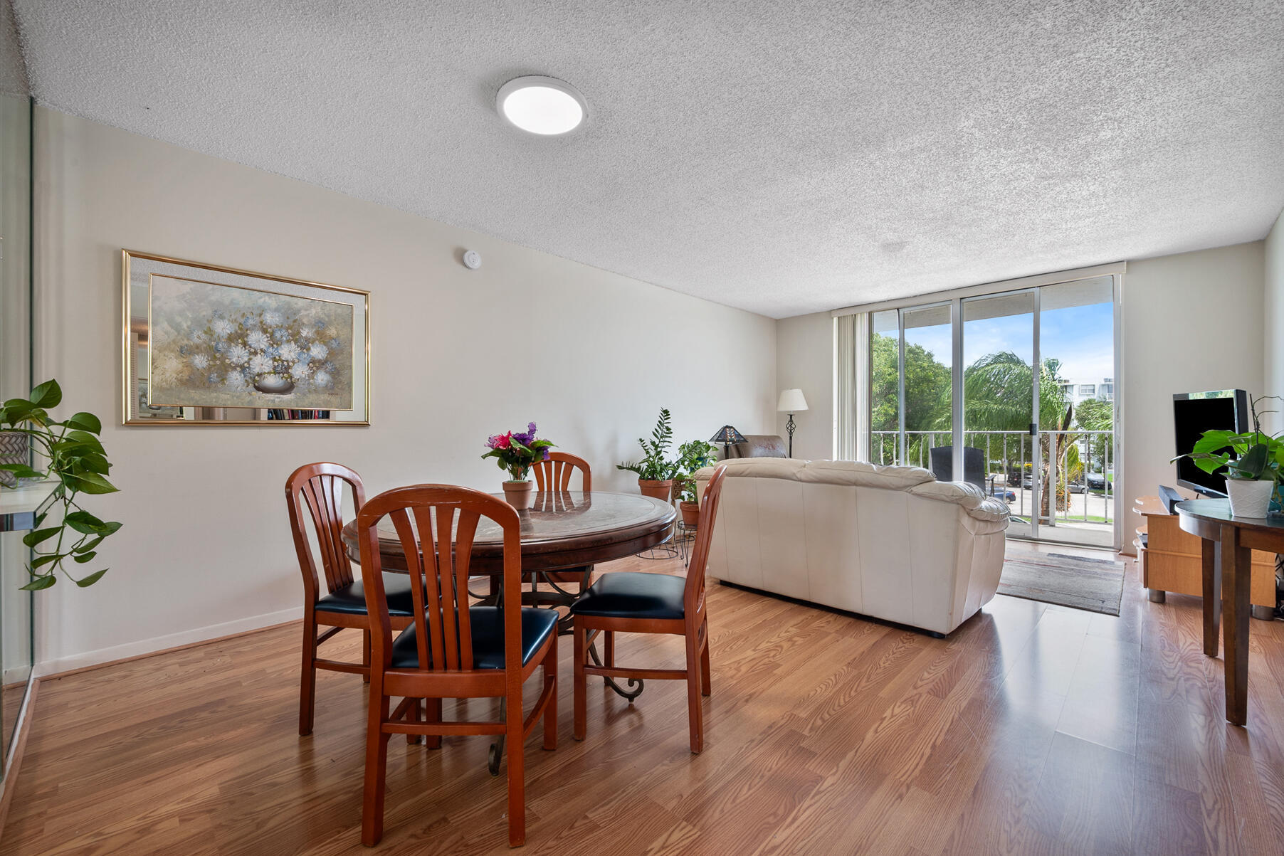 500 Executive Center Drive 3k Property Photo 6