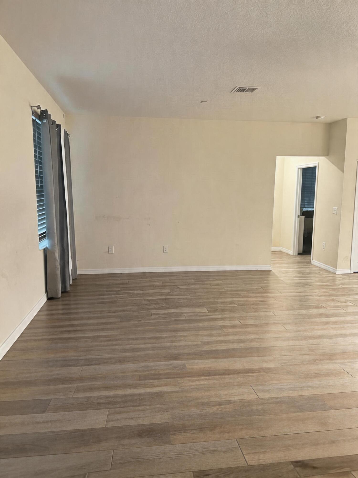 5111 Nw Newark Lane Property Photo 5