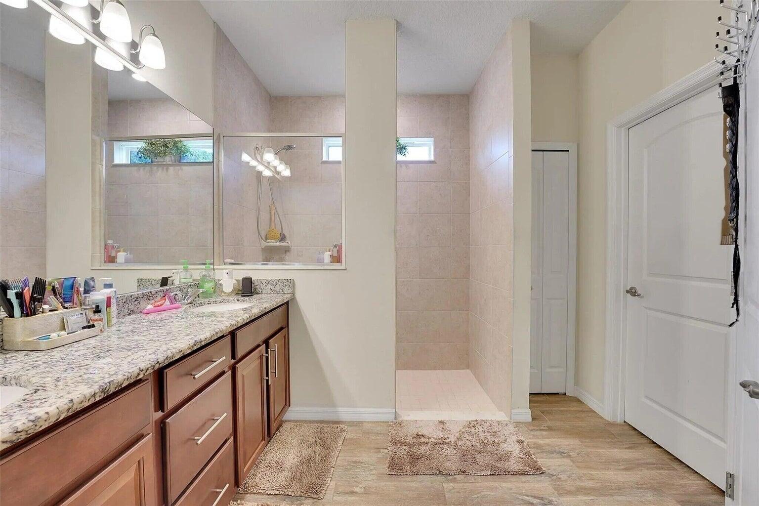 5111 Nw Newark Lane Property Photo 15