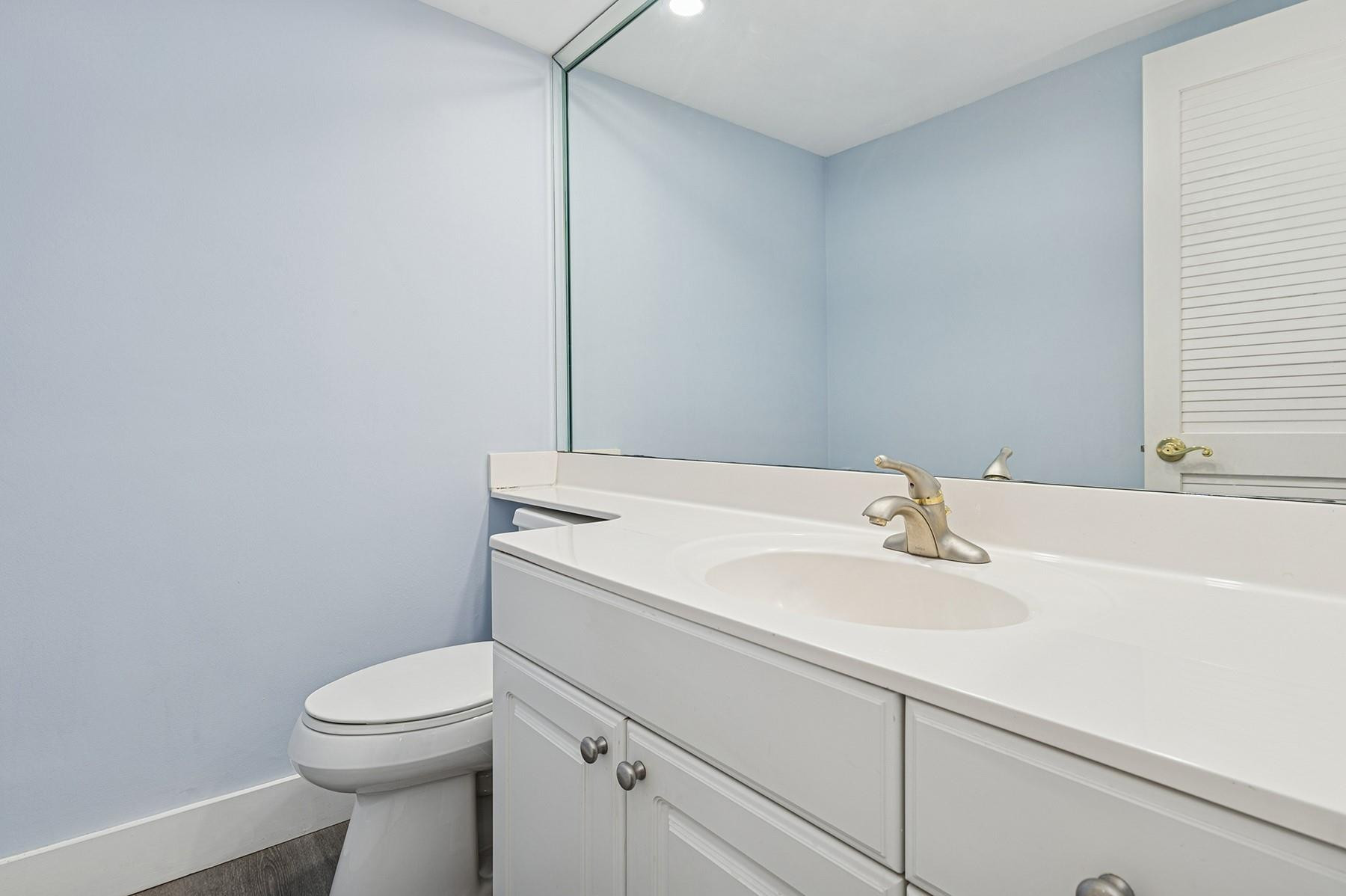 2000 S Ocean Drive 208 Property Photo 8