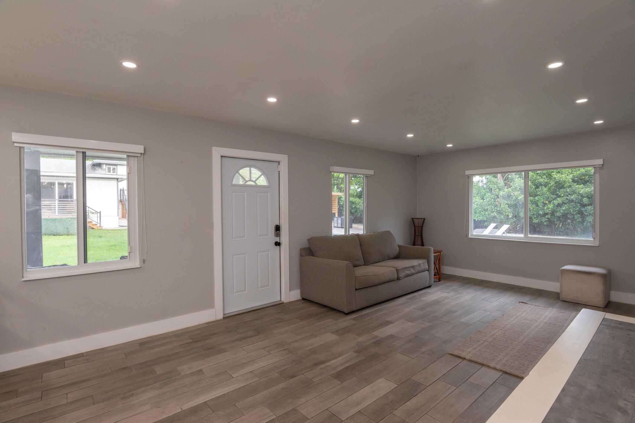 13487 Barwick Road B Property Photo 4